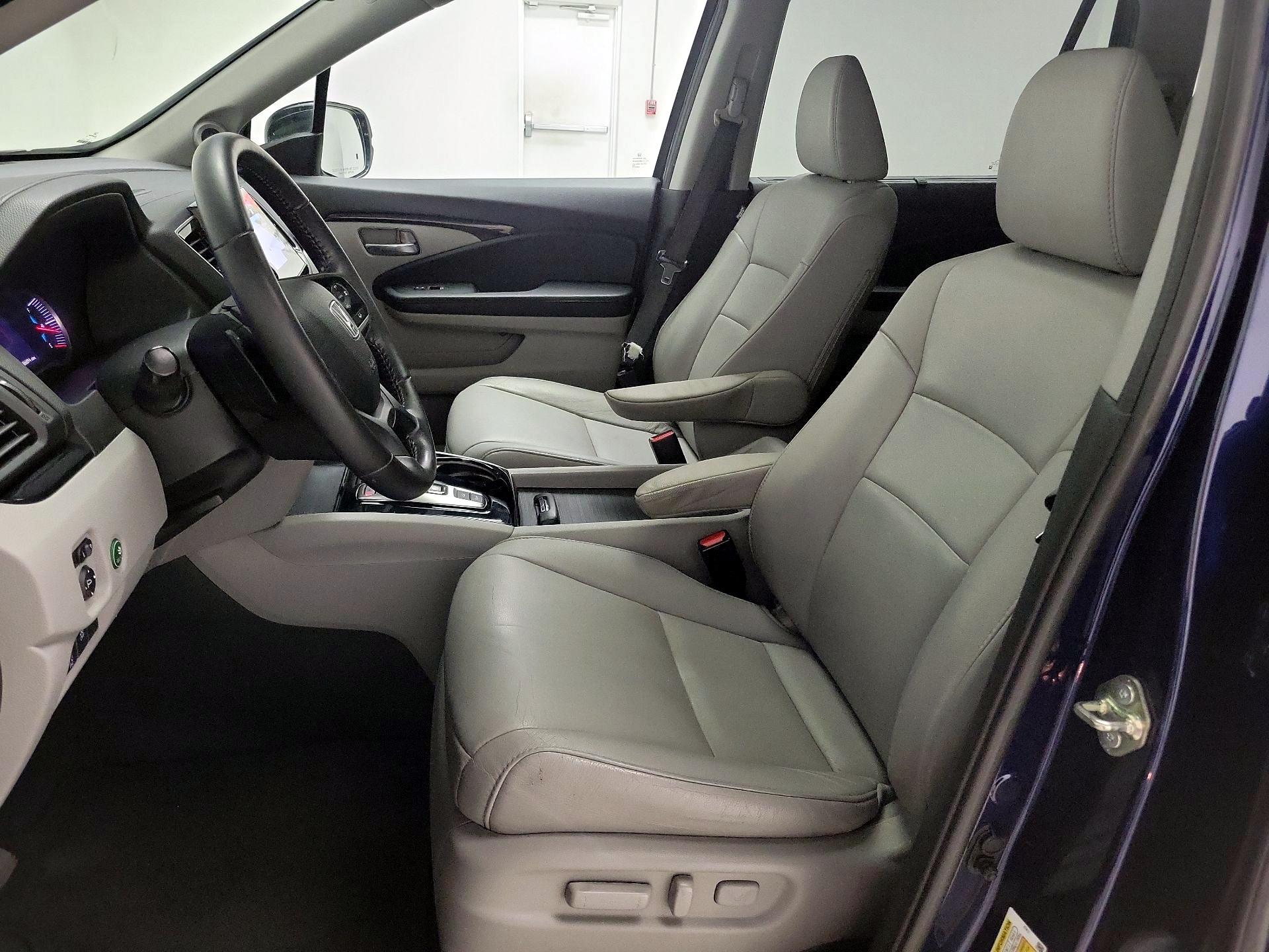 Thumbnail: 2019 Honda Pilot - 11