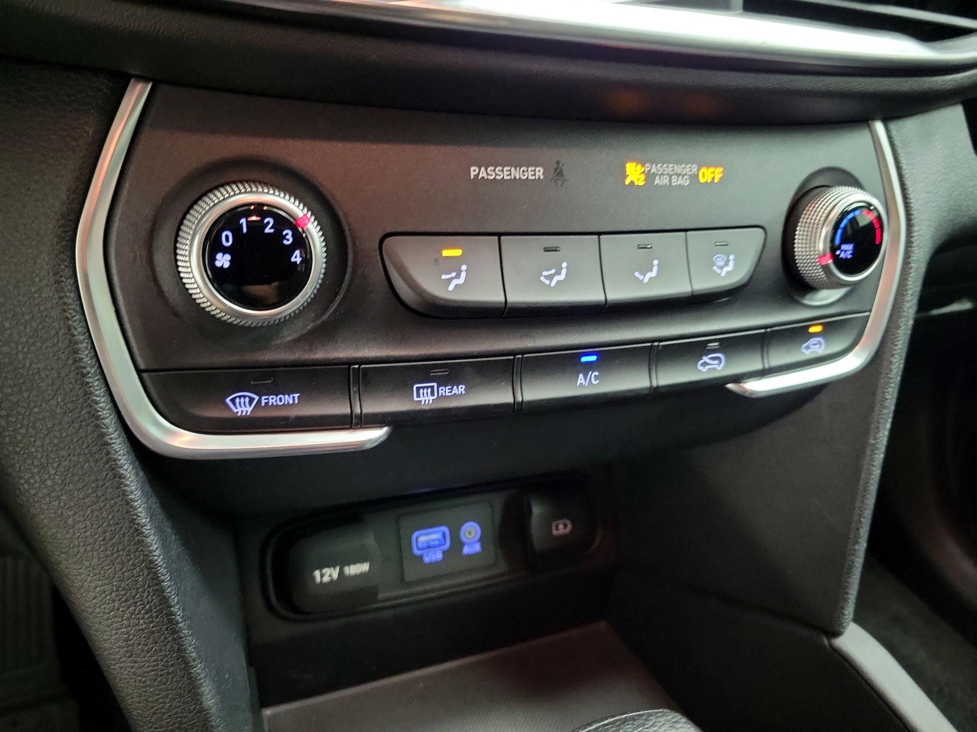 Thumbnail: 2019 Hyundai Santa Fe - 17