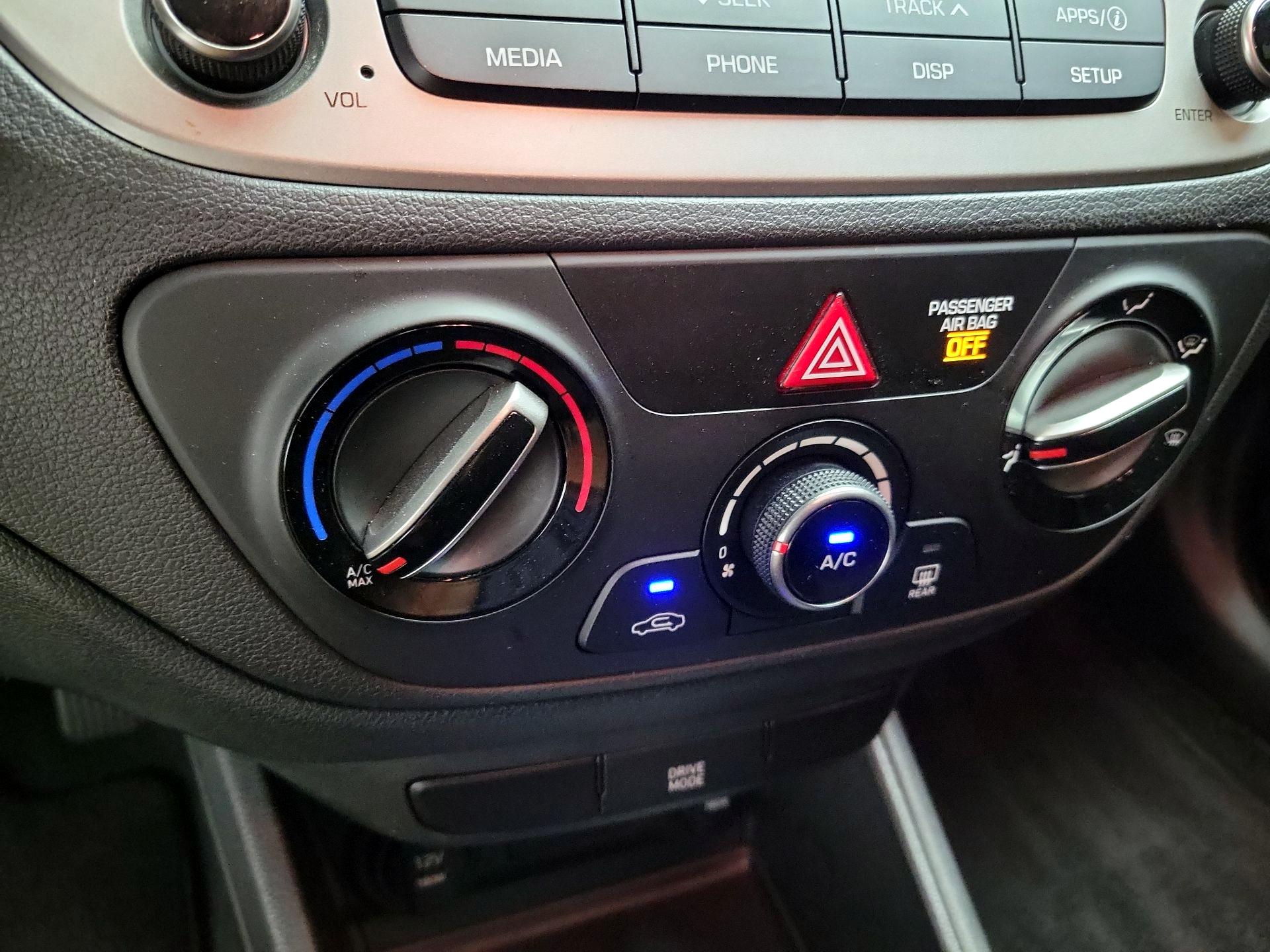 Thumbnail: 2021 Hyundai Accent - 17