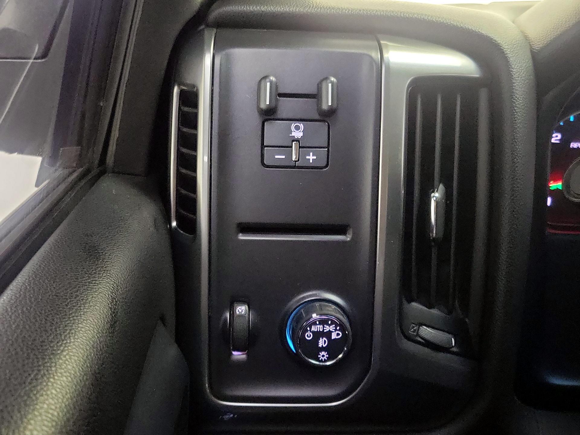 Thumbnail: 2015 Chevrolet Silverado 1500 - 13