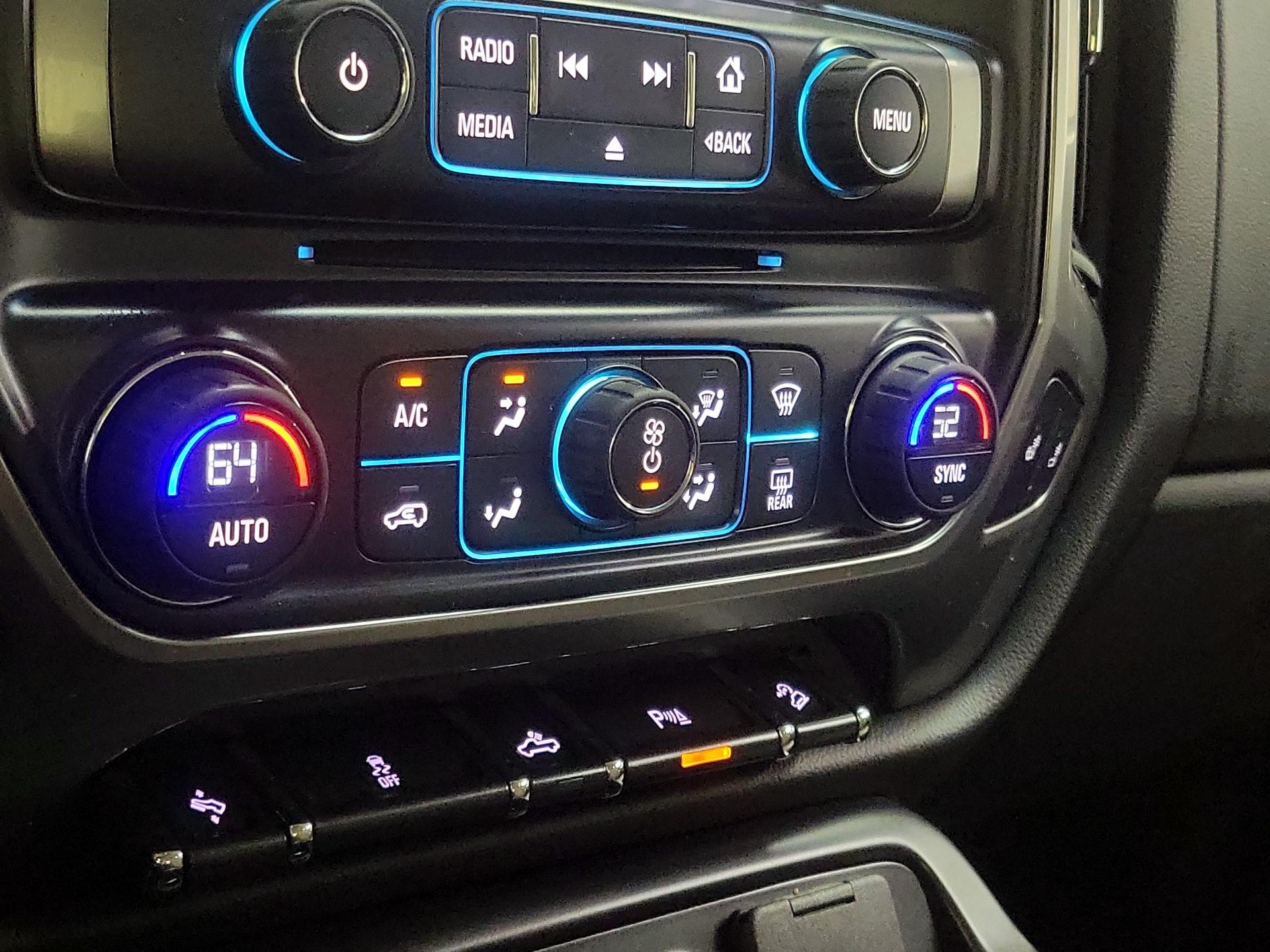 Thumbnail: 2015 Chevrolet Silverado 1500 - 16