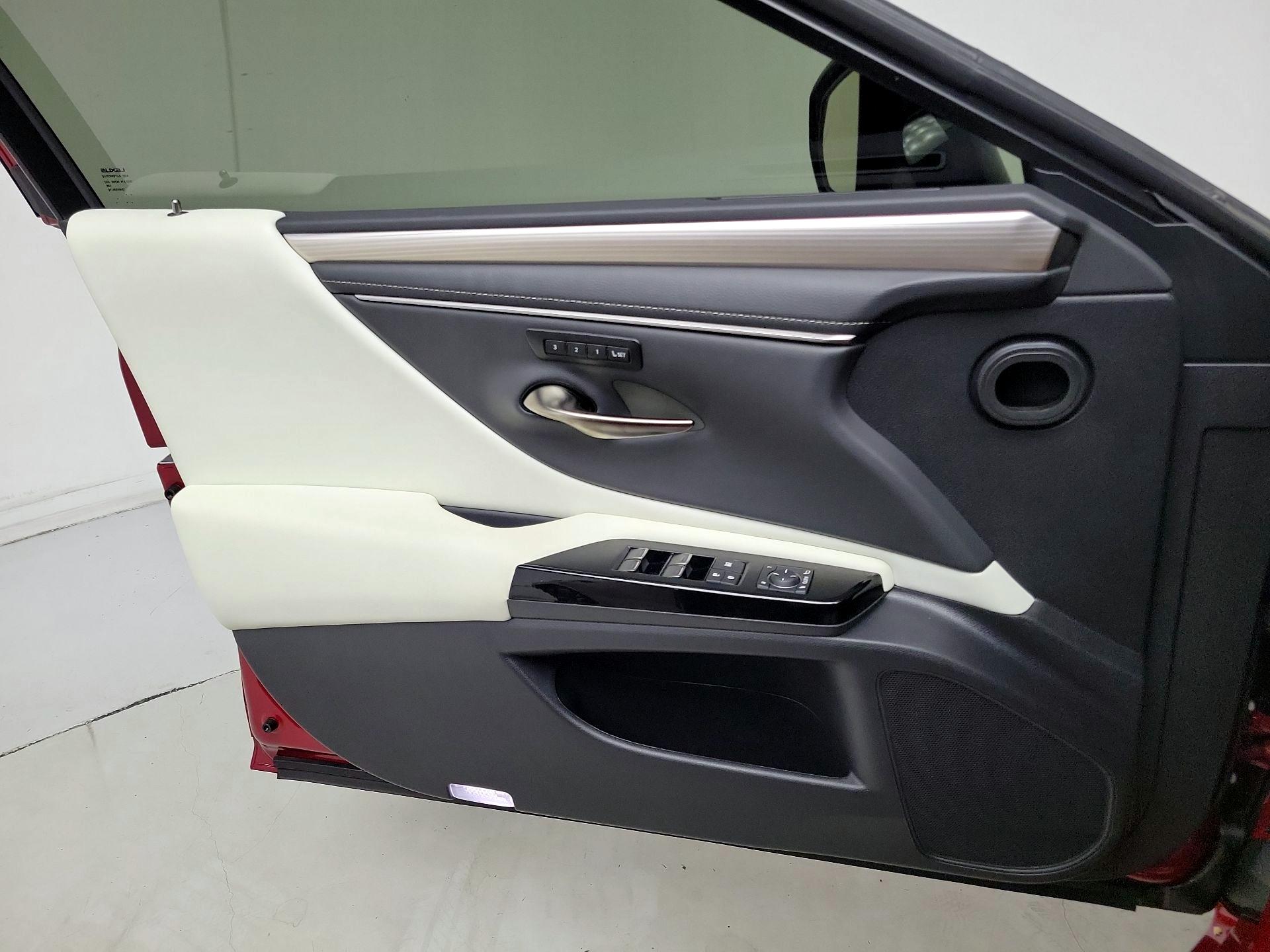 Thumbnail: 2024 Lexus ES - 12