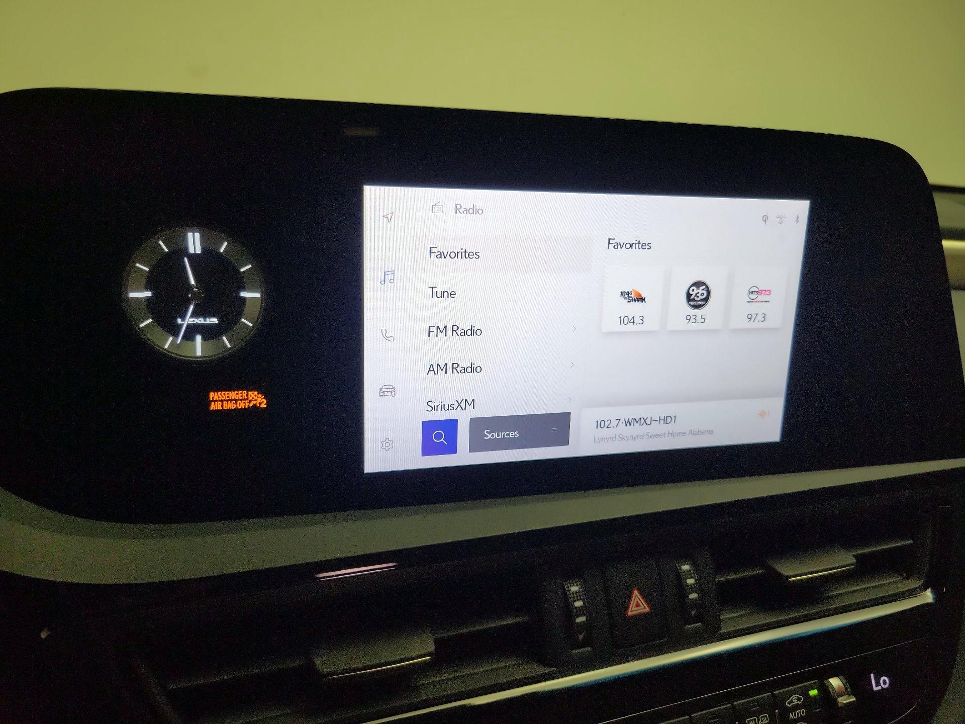Thumbnail: 2024 Lexus ES - 16