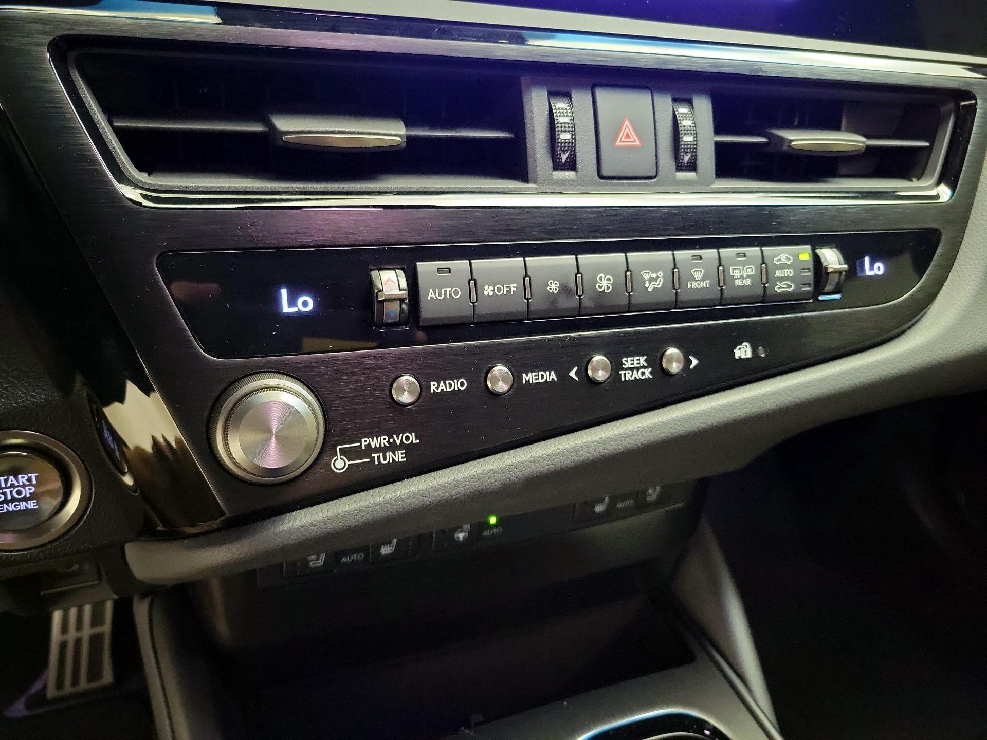 Thumbnail: 2024 Lexus ES - 17