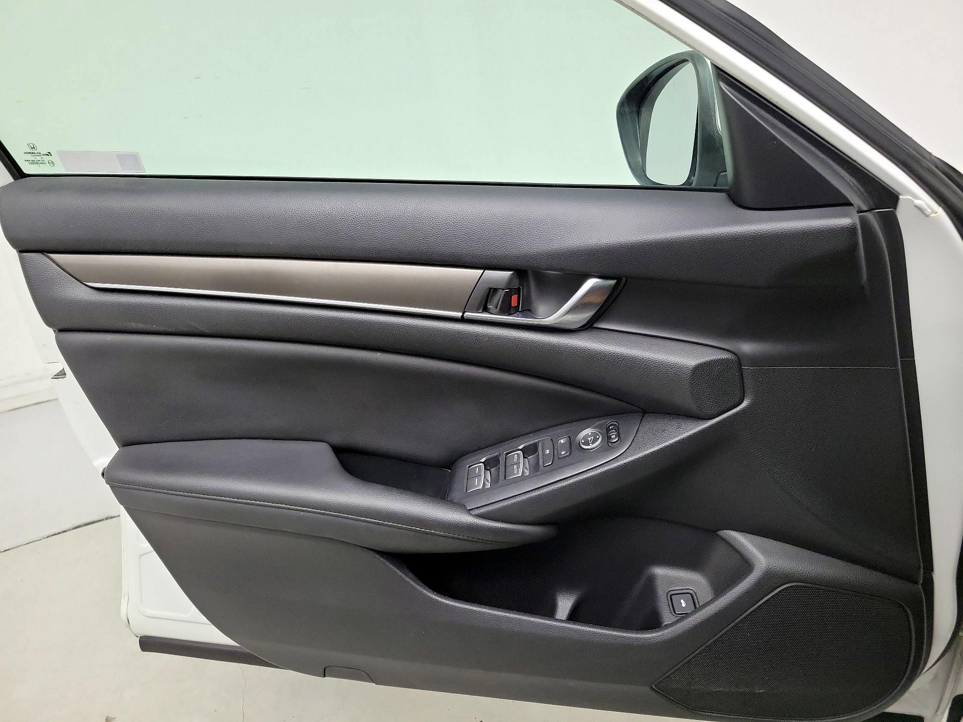 Thumbnail: 2019 Honda Accord - 12