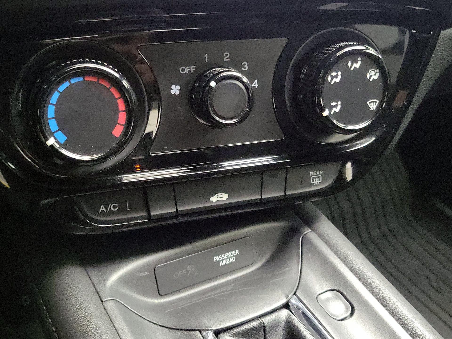 Thumbnail: 2019 Honda HR-V - 16