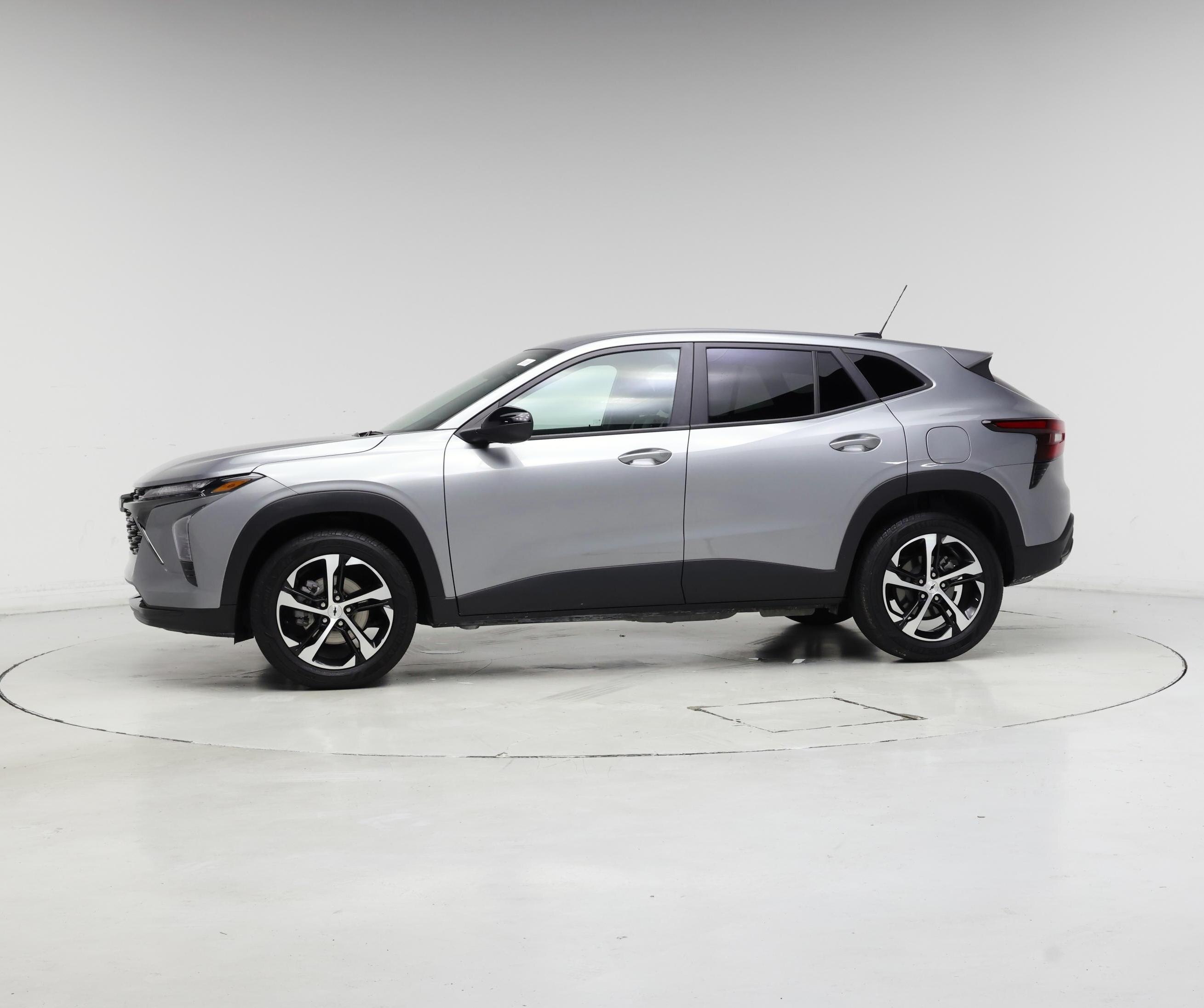 Thumbnail: 2024 Chevrolet Trax - 3