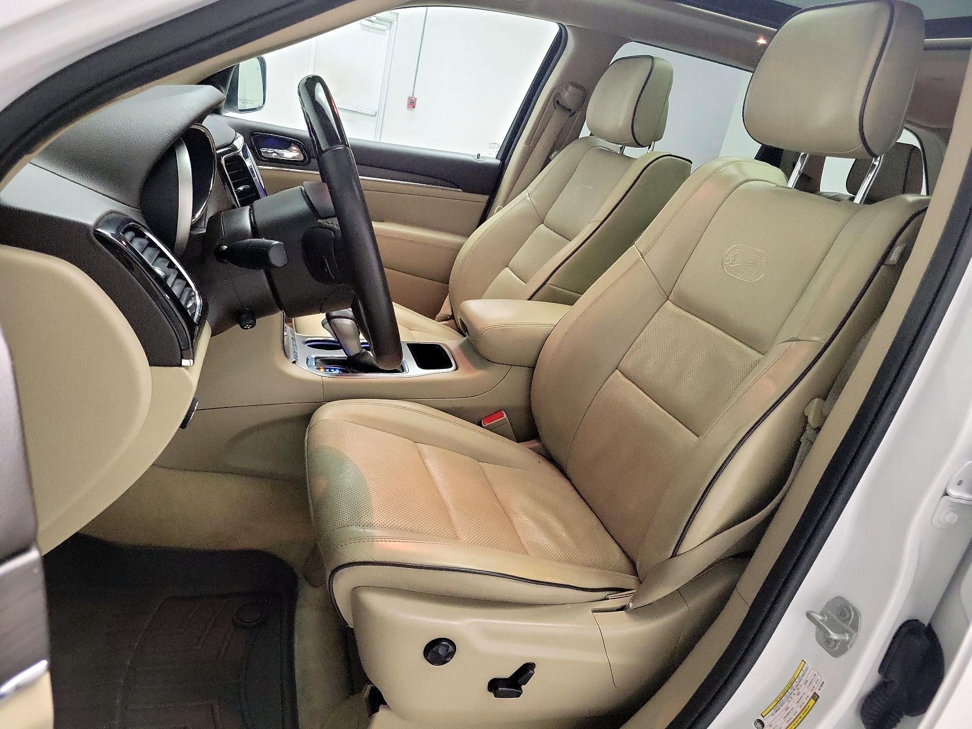 Thumbnail: 2019 Jeep Grand Cherokee - 11