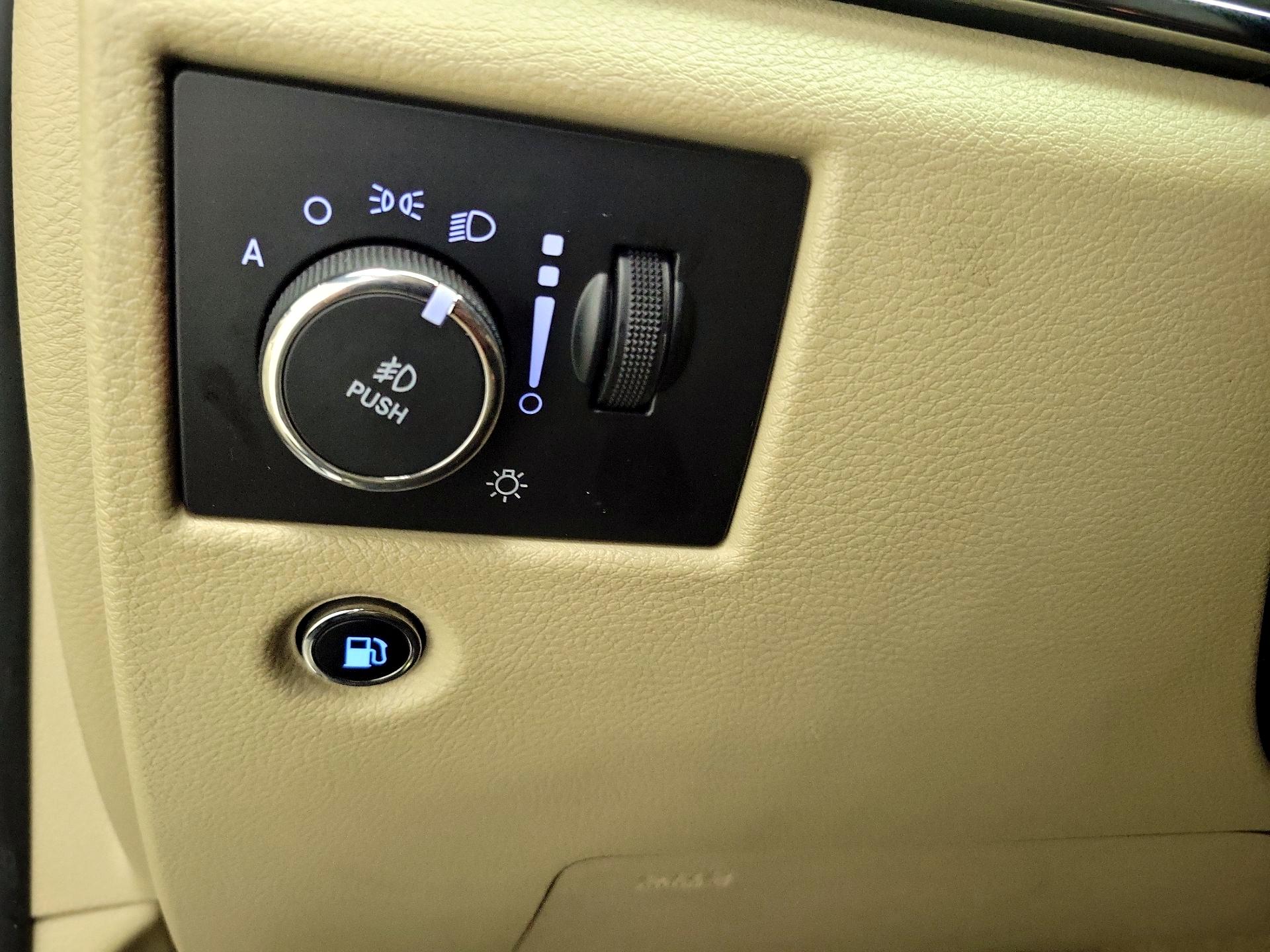Thumbnail: 2019 Jeep Grand Cherokee - 13
