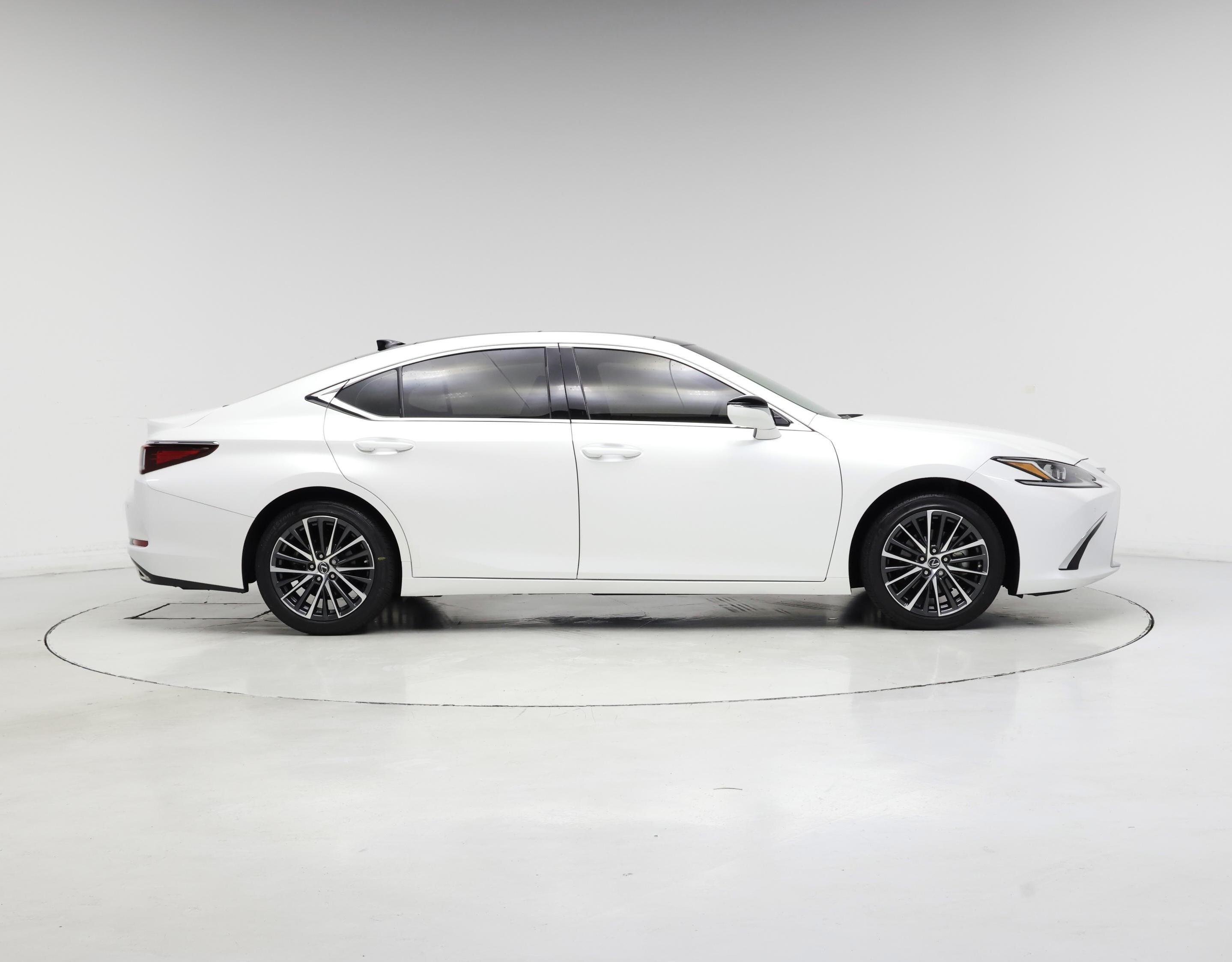 Thumbnail: 2023 Lexus ES - 7