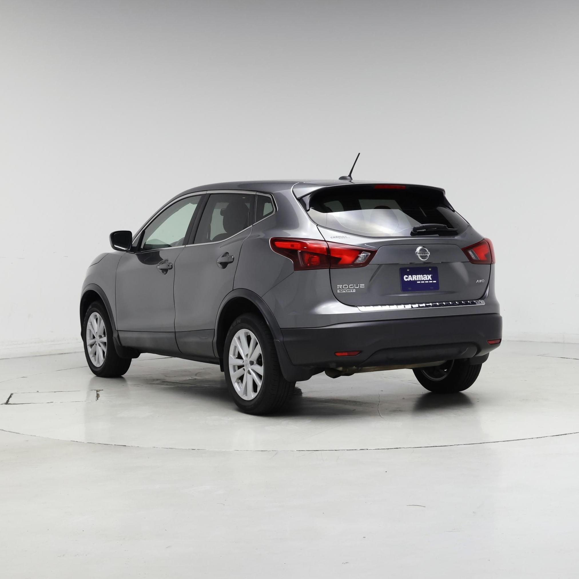 Thumbnail: 2017 Nissan Rogue Sport - 2