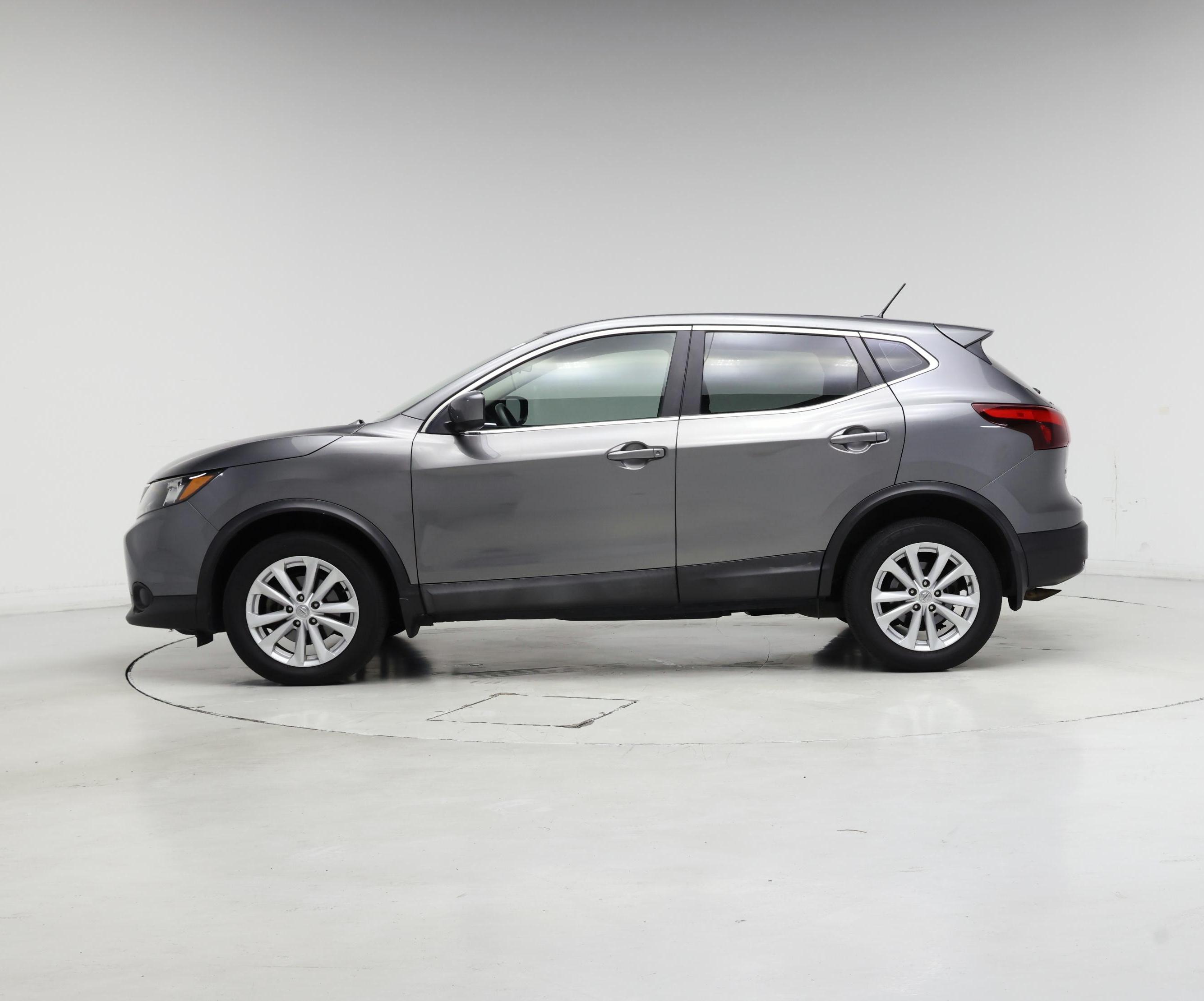 Thumbnail: 2017 Nissan Rogue Sport - 3