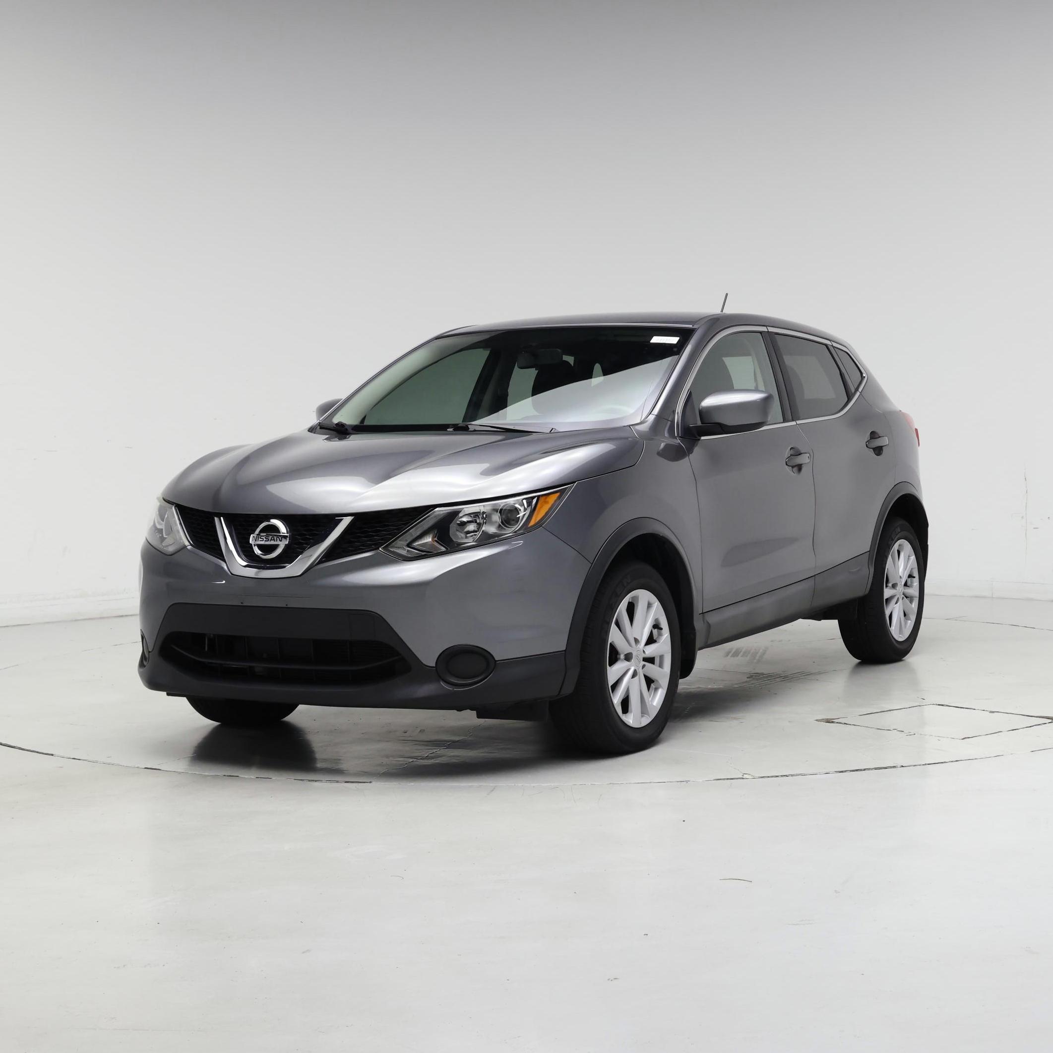 Thumbnail: 2017 Nissan Rogue Sport - 4
