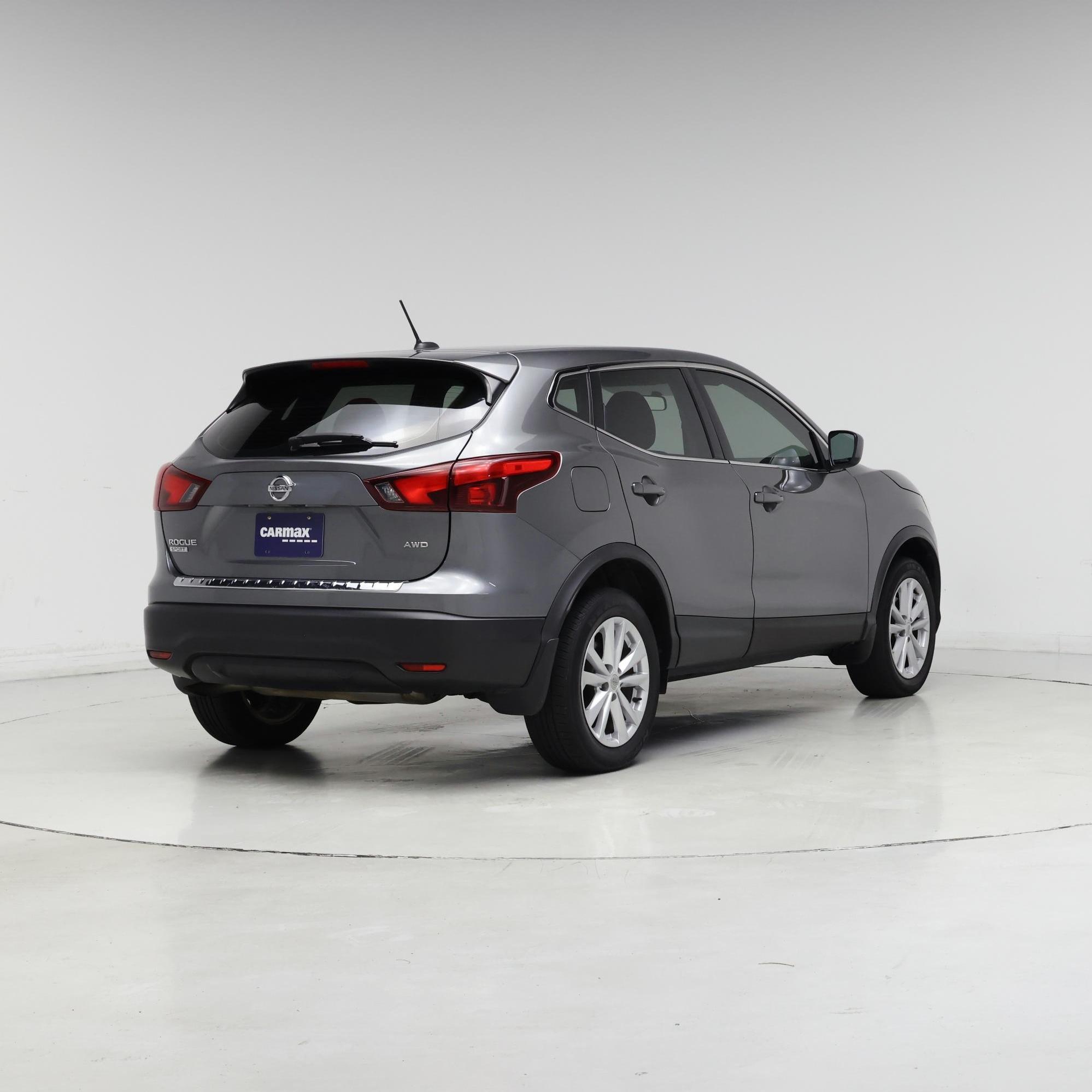 Thumbnail: 2017 Nissan Rogue Sport - 8