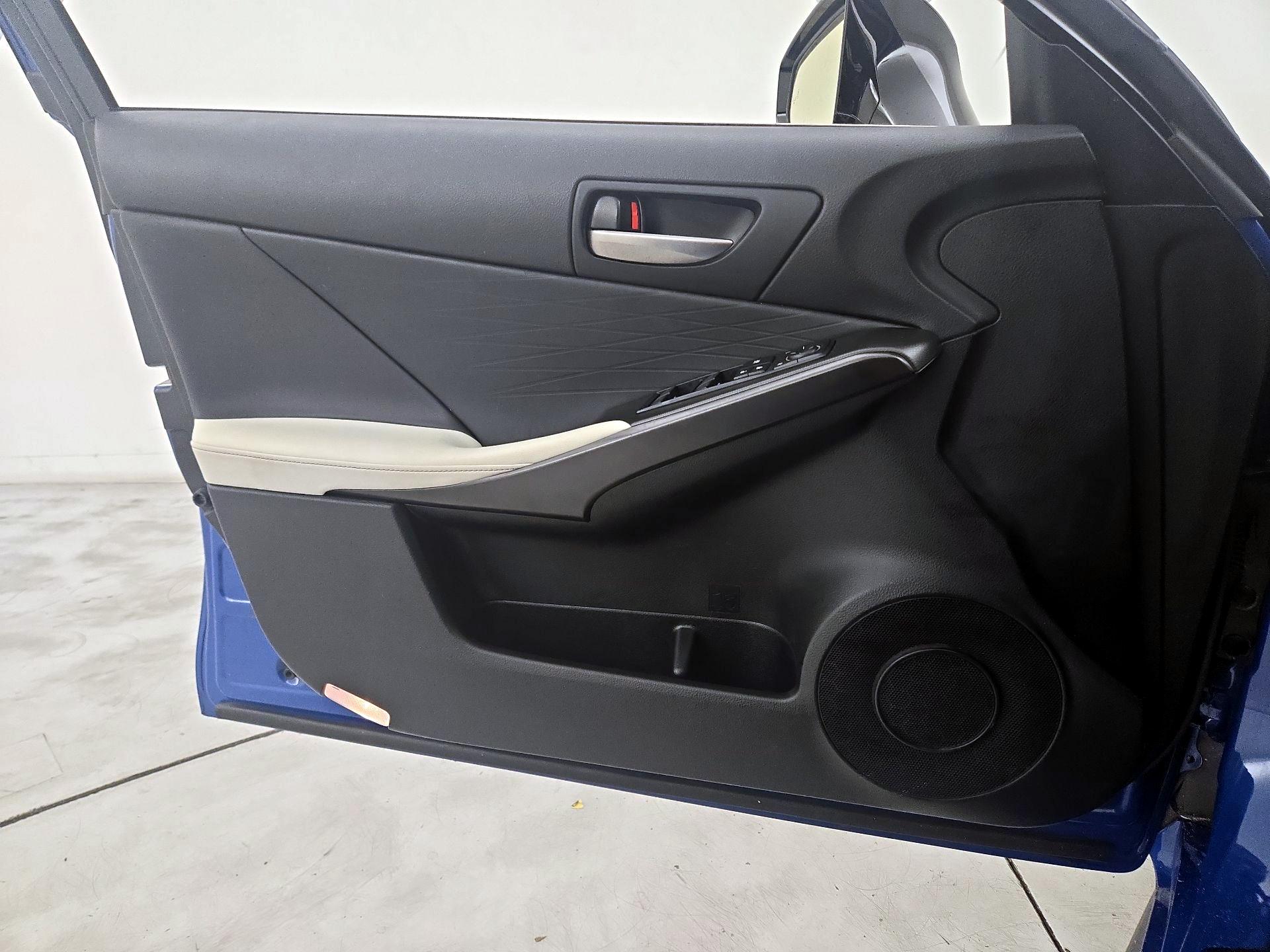 Thumbnail: 2022 Lexus IS - 12