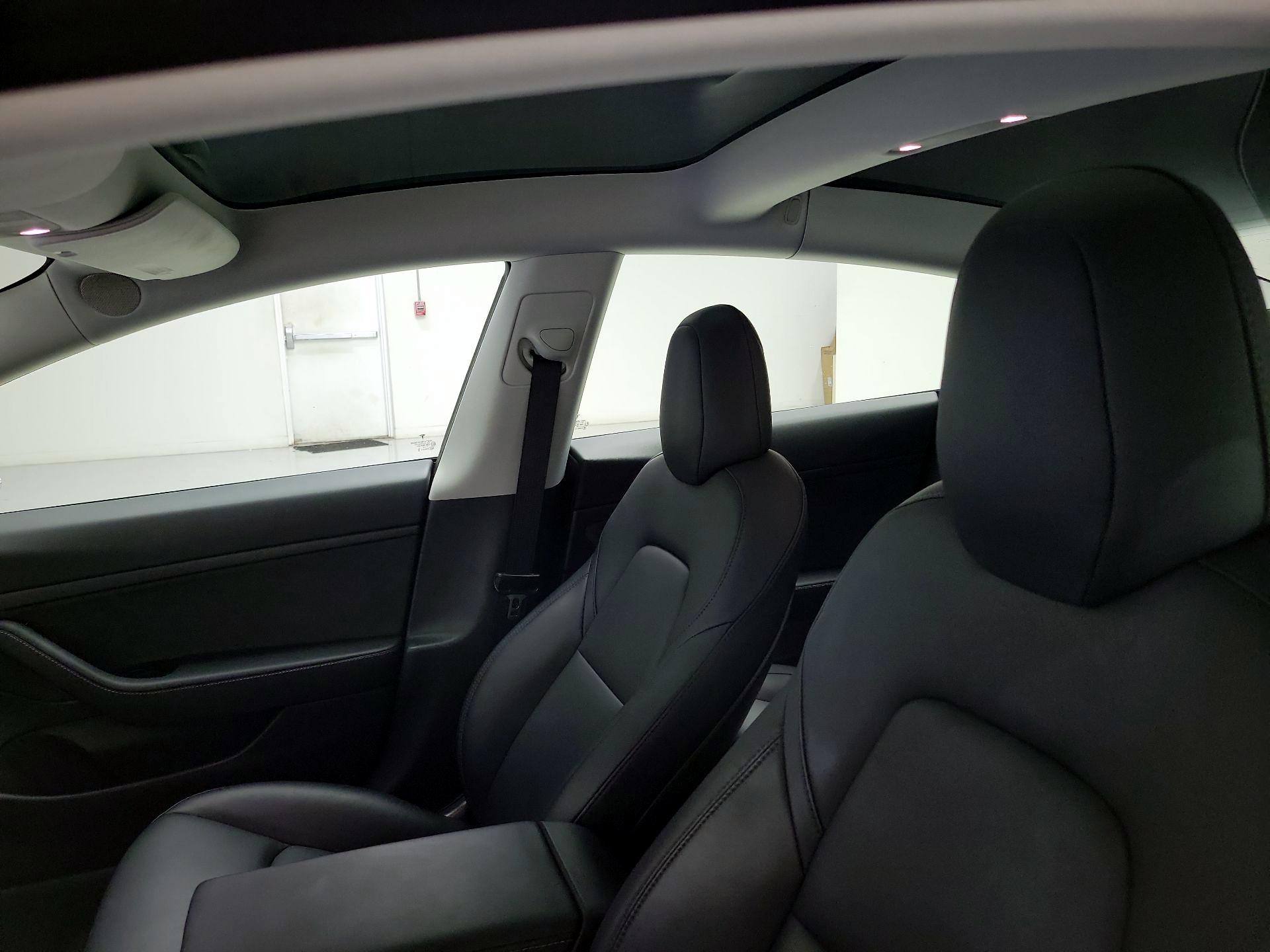 Thumbnail: 2020 Tesla Model 3 - 19