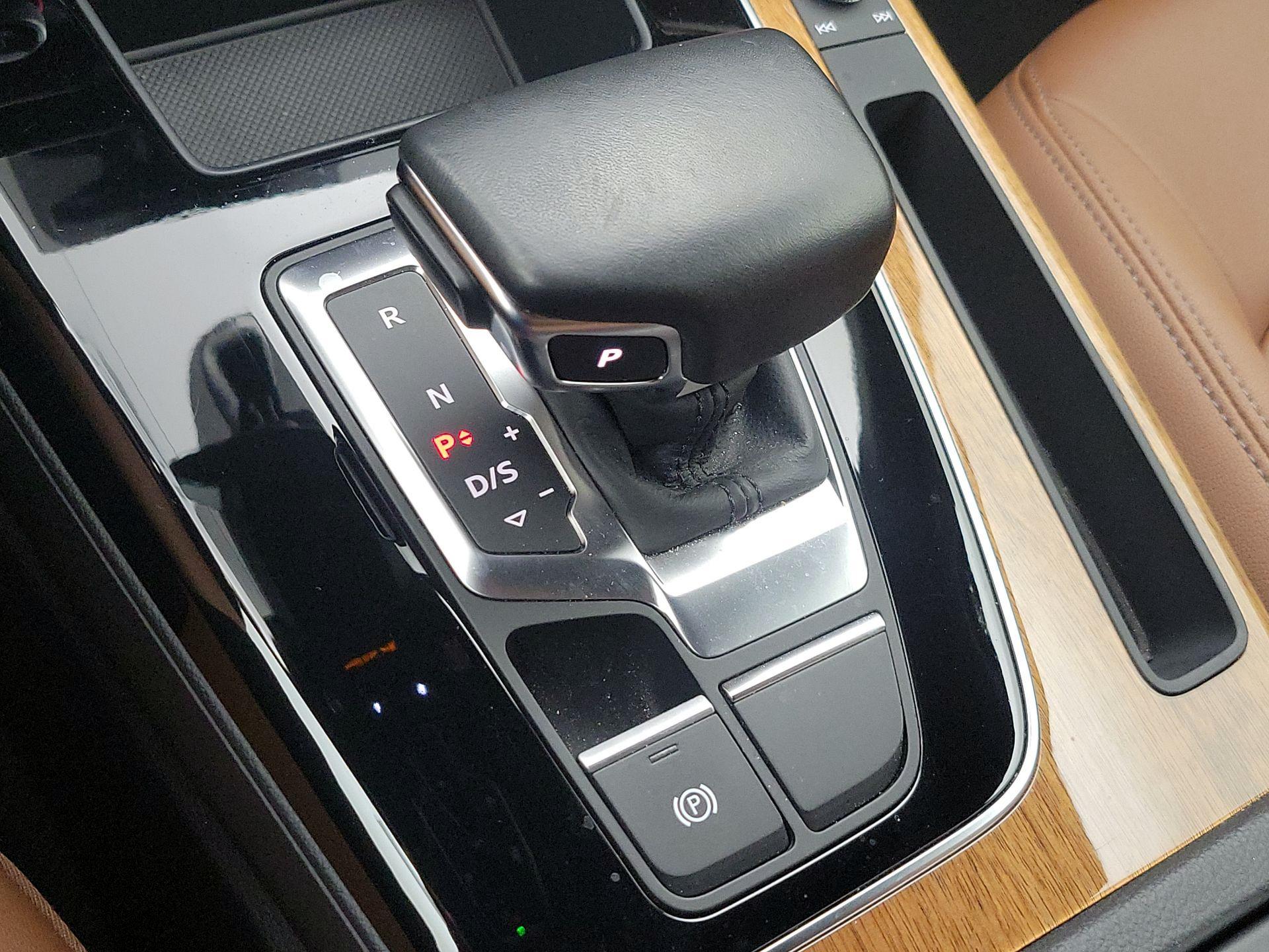 Thumbnail: 2022 Audi Q5 - 17