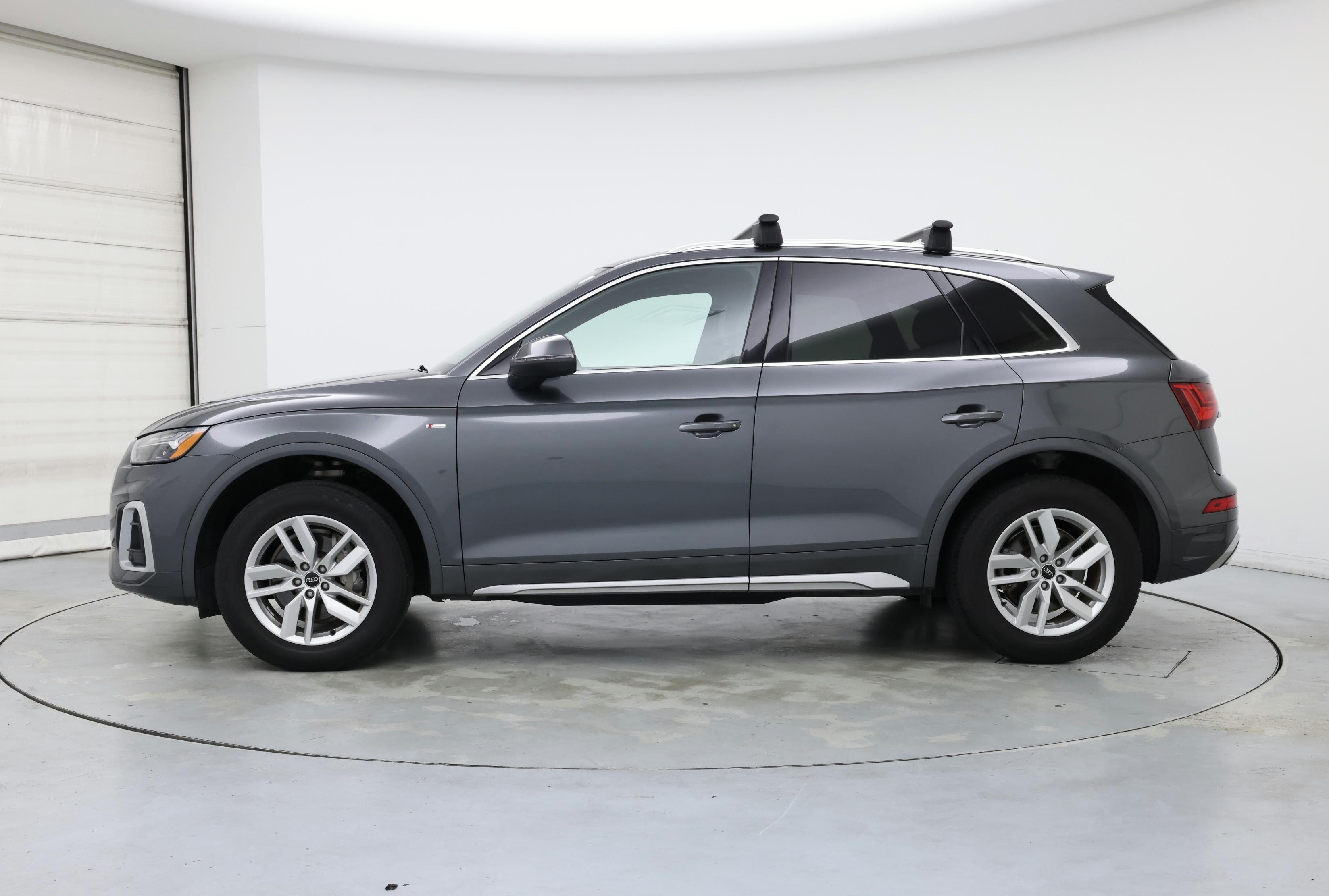Thumbnail: 2022 Audi Q5 - 3