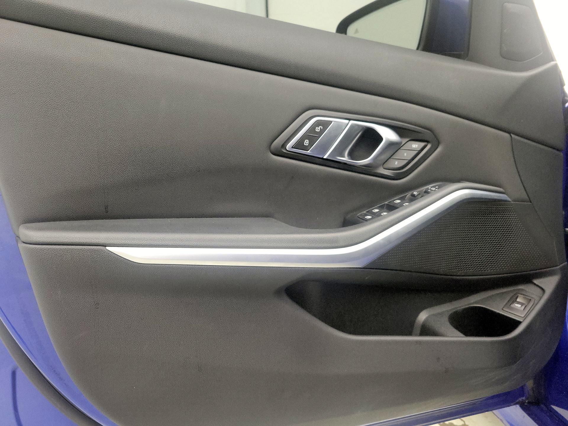 Thumbnail: 2019 BMW 3 Series - 12