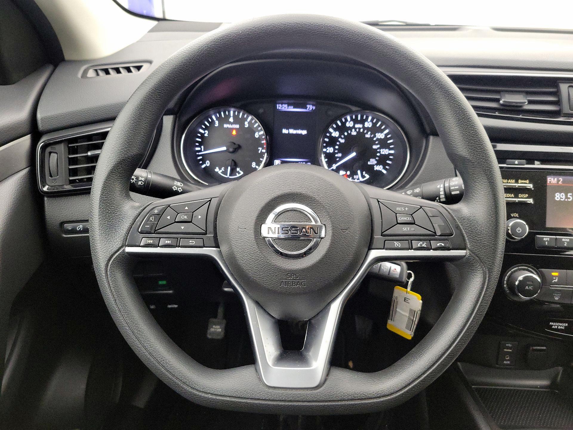 Thumbnail: 2017 Nissan Rogue Sport - 10