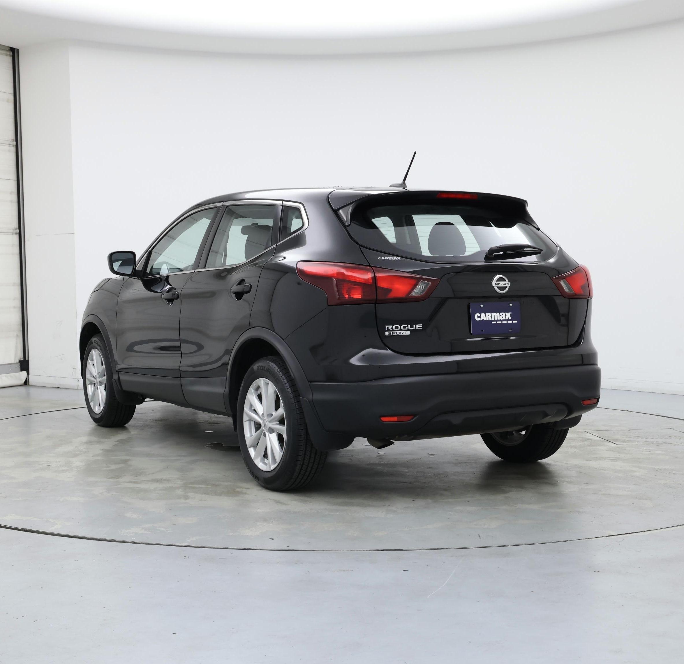Thumbnail: 2017 Nissan Rogue Sport - 2