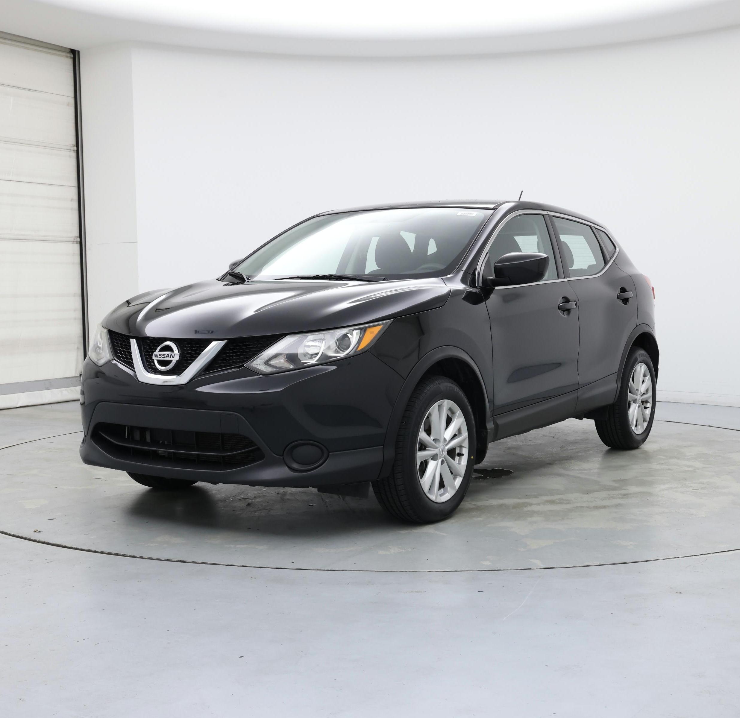 Thumbnail: 2017 Nissan Rogue Sport - 4