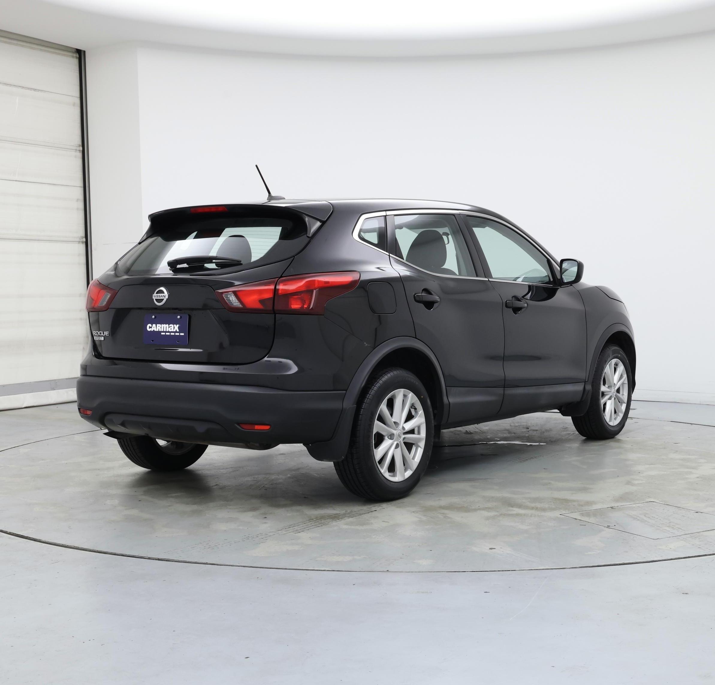 Thumbnail: 2017 Nissan Rogue Sport - 8
