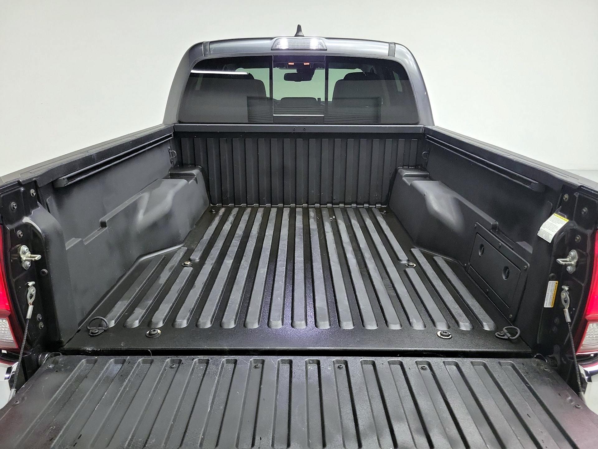 Thumbnail: 2021 Toyota Tacoma - 20