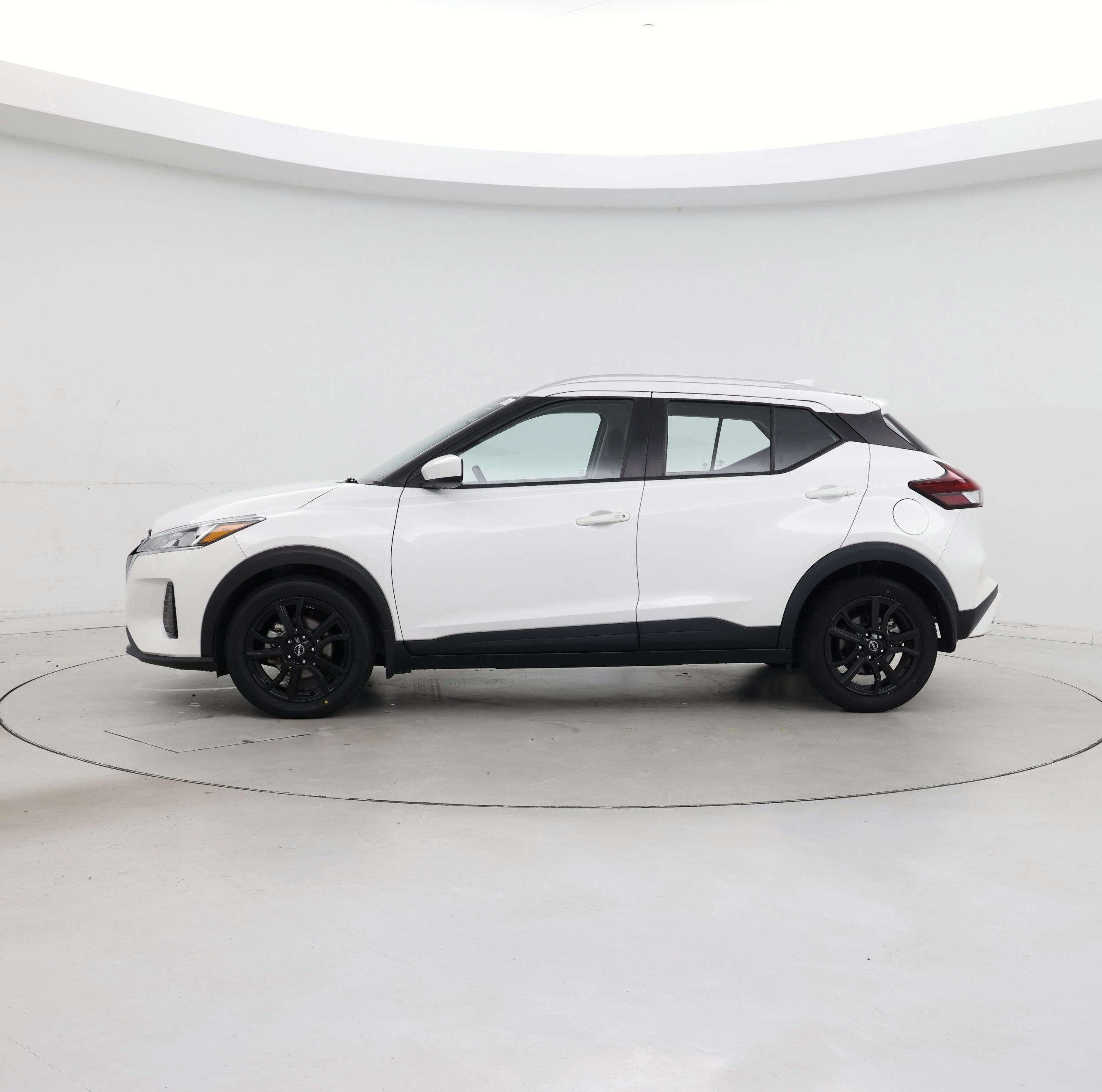 Thumbnail: 2022 Nissan Kicks - 3