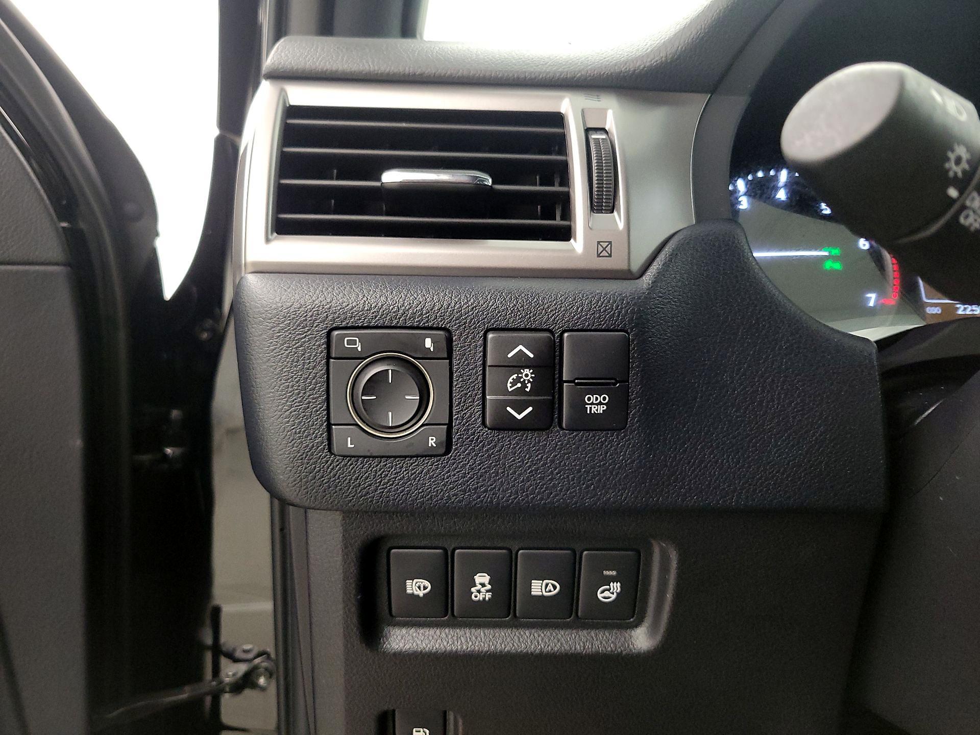 Thumbnail: 2023 Lexus GX - 13