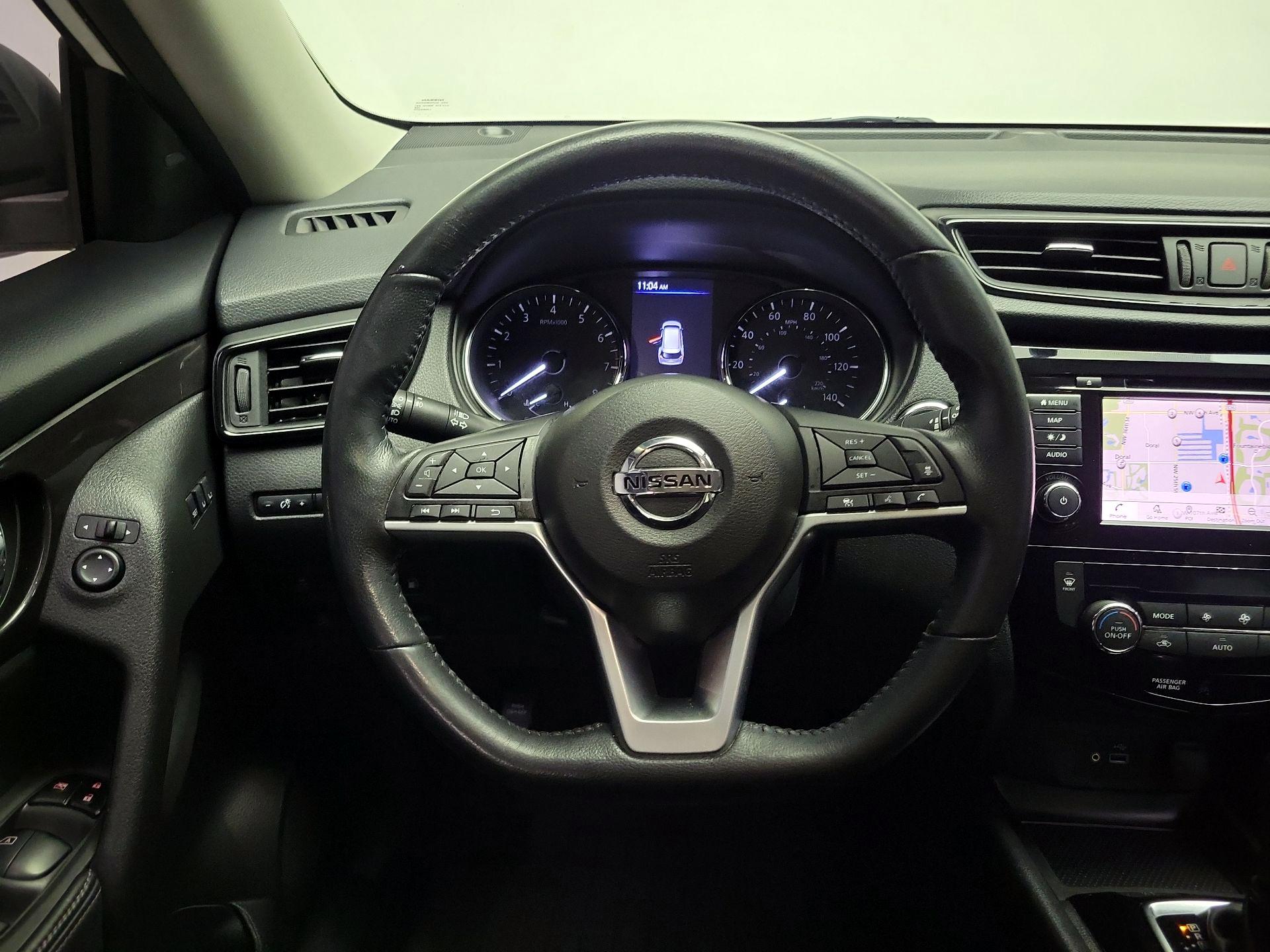 Thumbnail: 2018 Nissan Rogue - 10