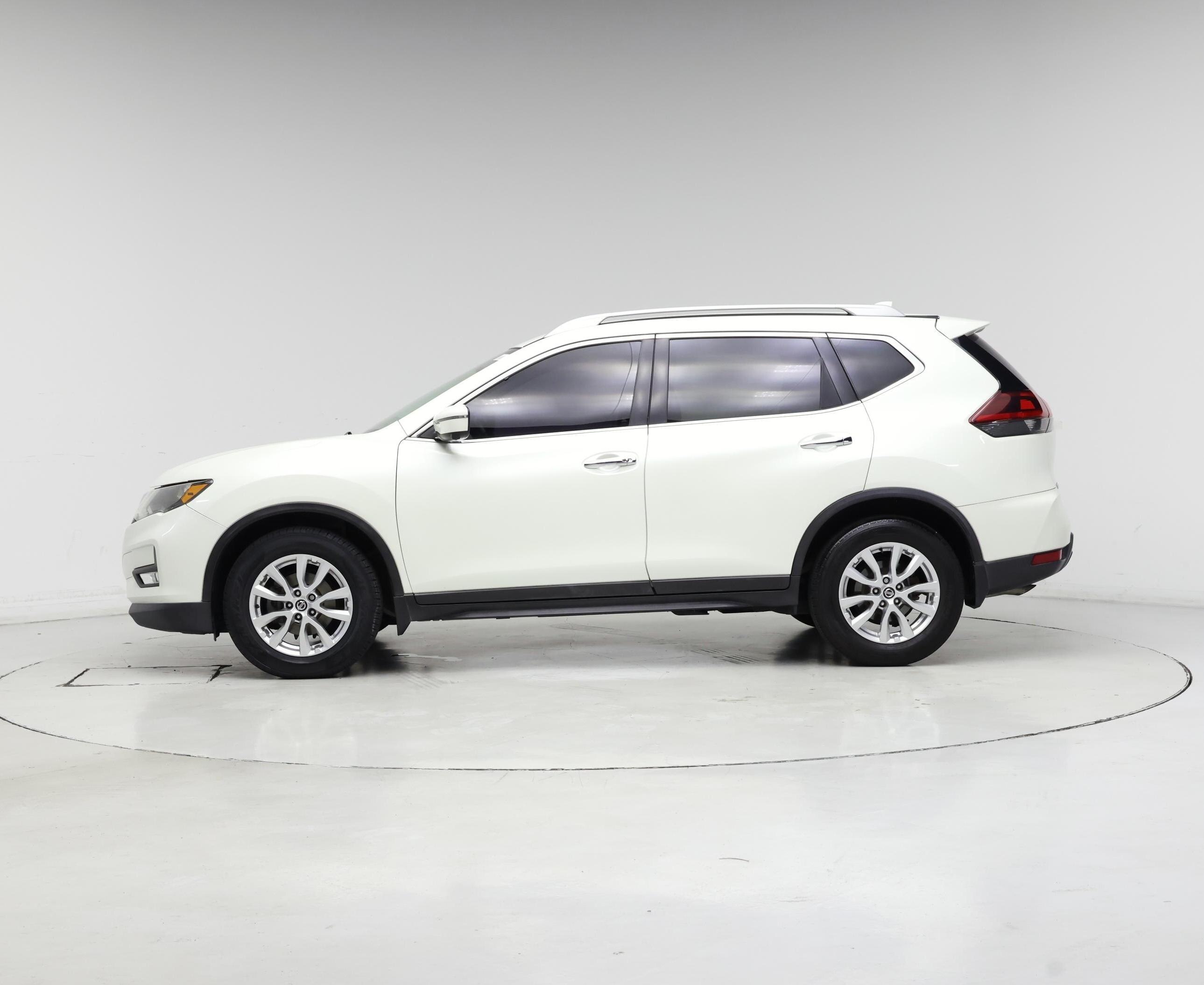Thumbnail: 2018 Nissan Rogue - 3