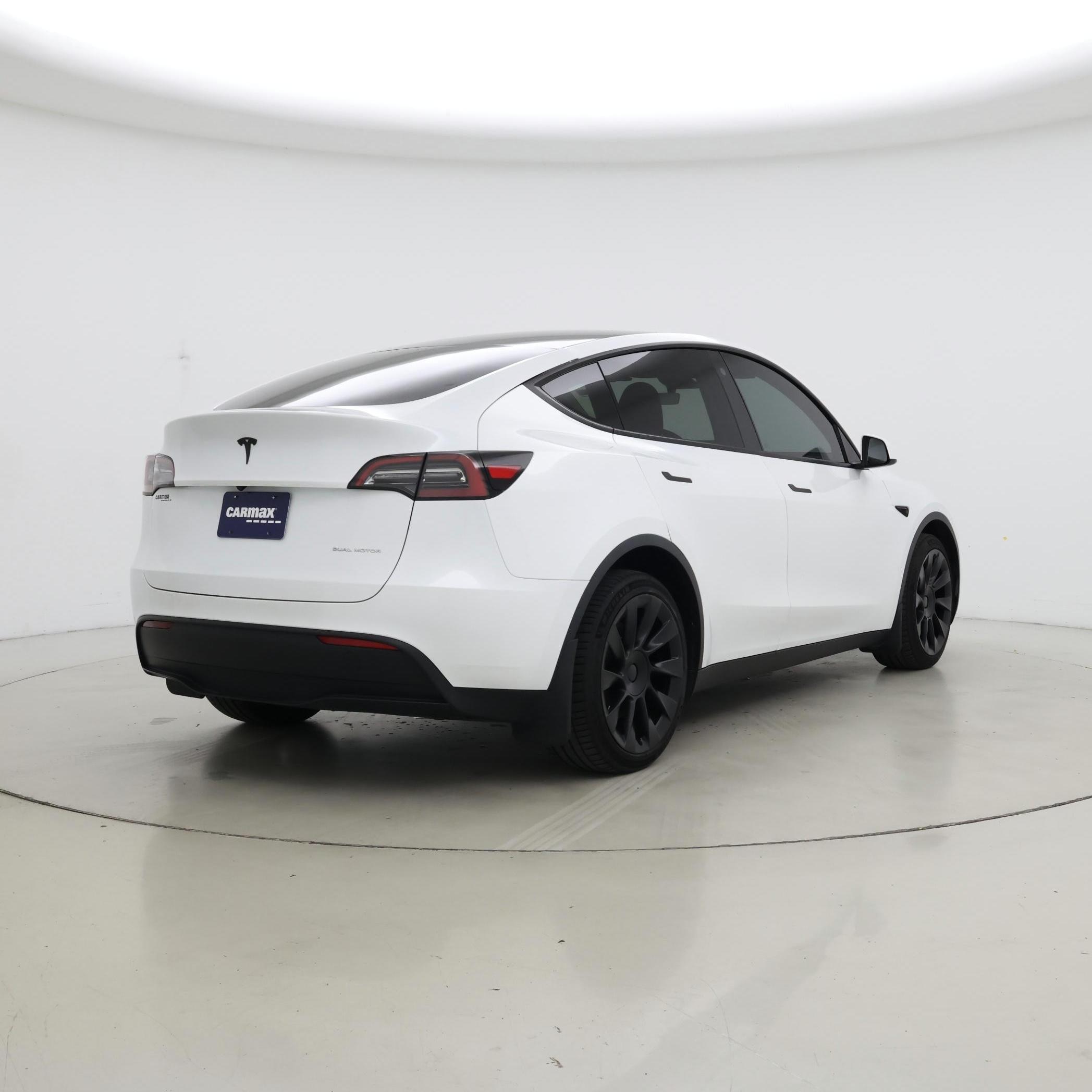 Thumbnail: 2023 Tesla Model Y - 8