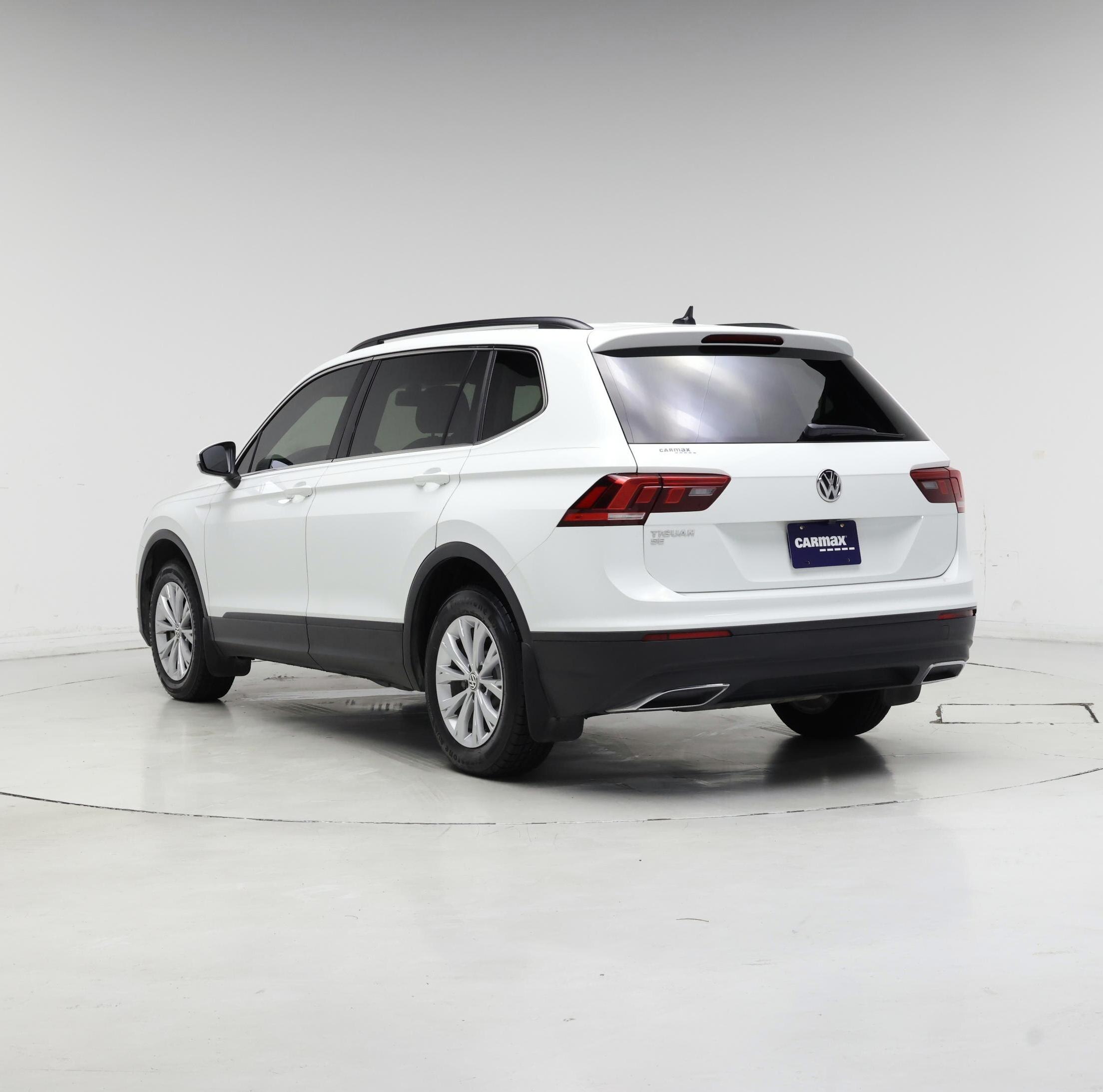 Thumbnail: 2019 Volkswagen Tiguan - 2