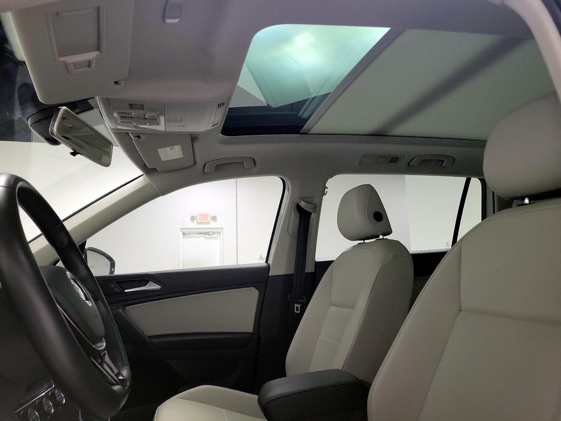 Thumbnail: 2019 Volkswagen Tiguan - 19