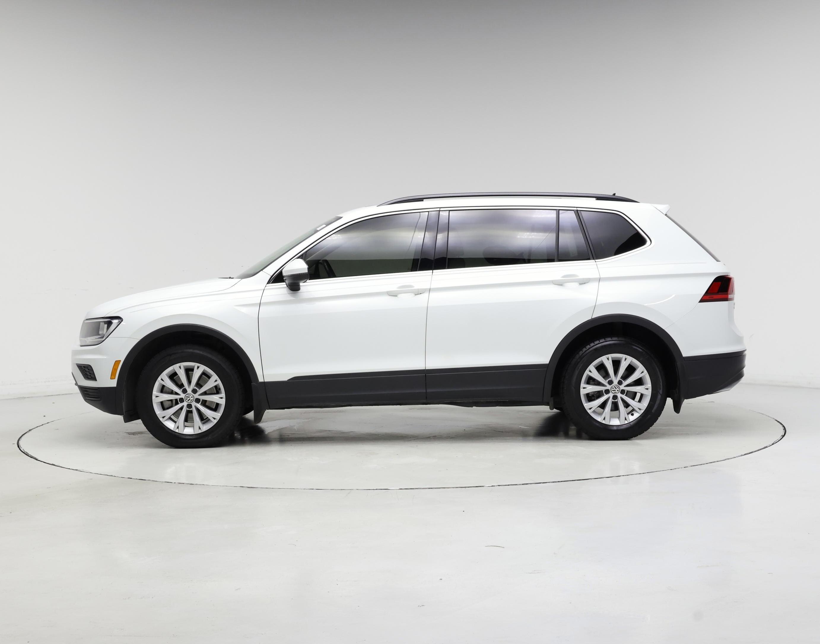Thumbnail: 2019 Volkswagen Tiguan - 3