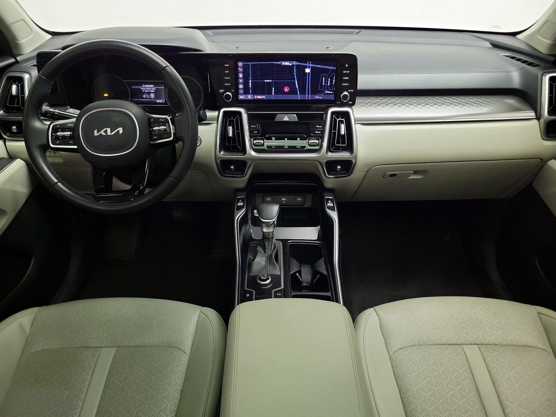 Thumbnail: 2022 Kia Sorento - 9