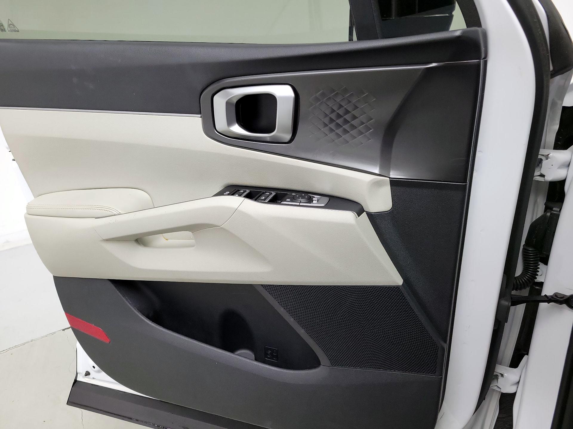 Thumbnail: 2022 Kia Sorento - 12