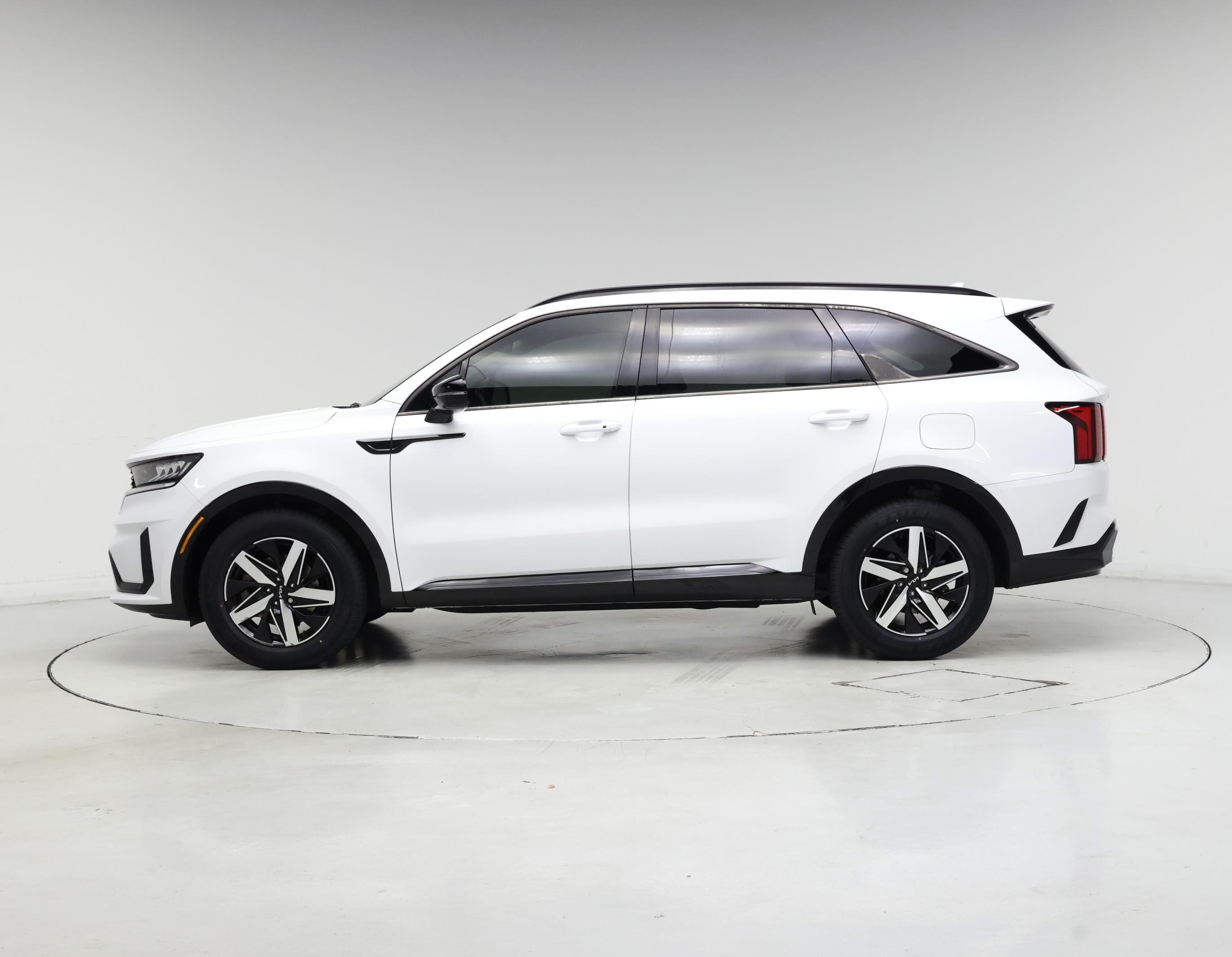 Thumbnail: 2022 Kia Sorento - 3