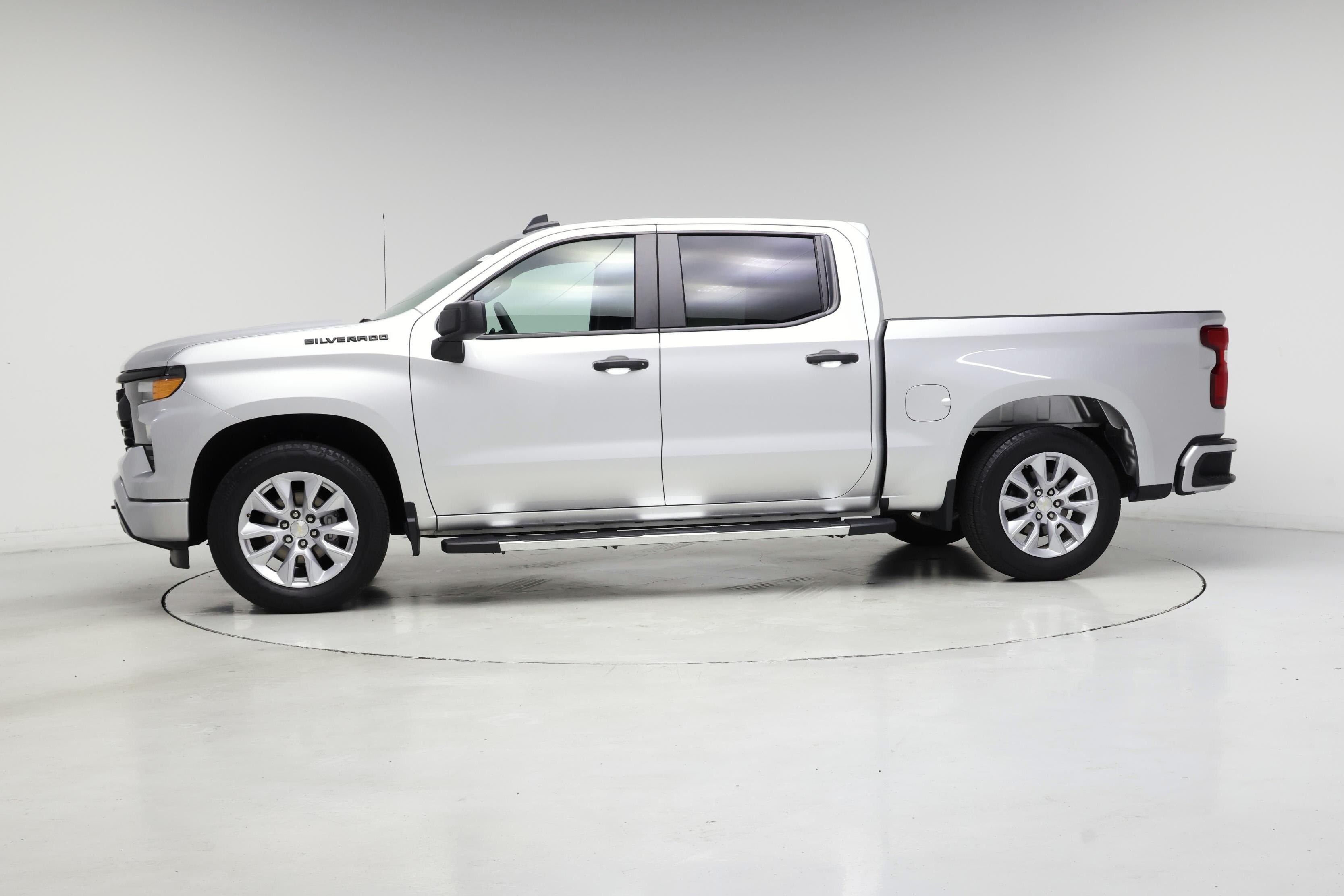 Thumbnail: 2022 Chevrolet Silverado 1500 - 3