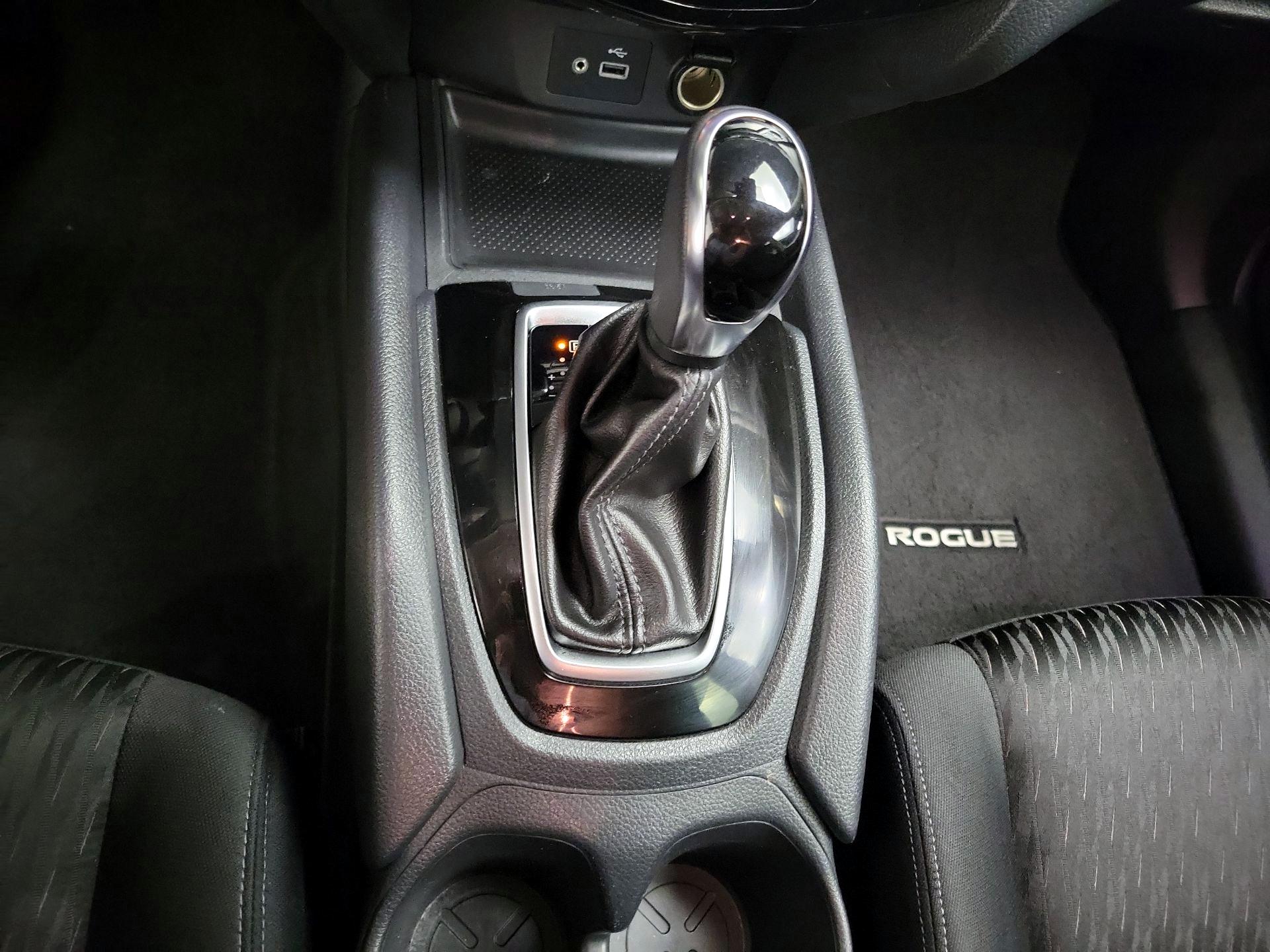 Thumbnail: 2020 Nissan Rogue - 17