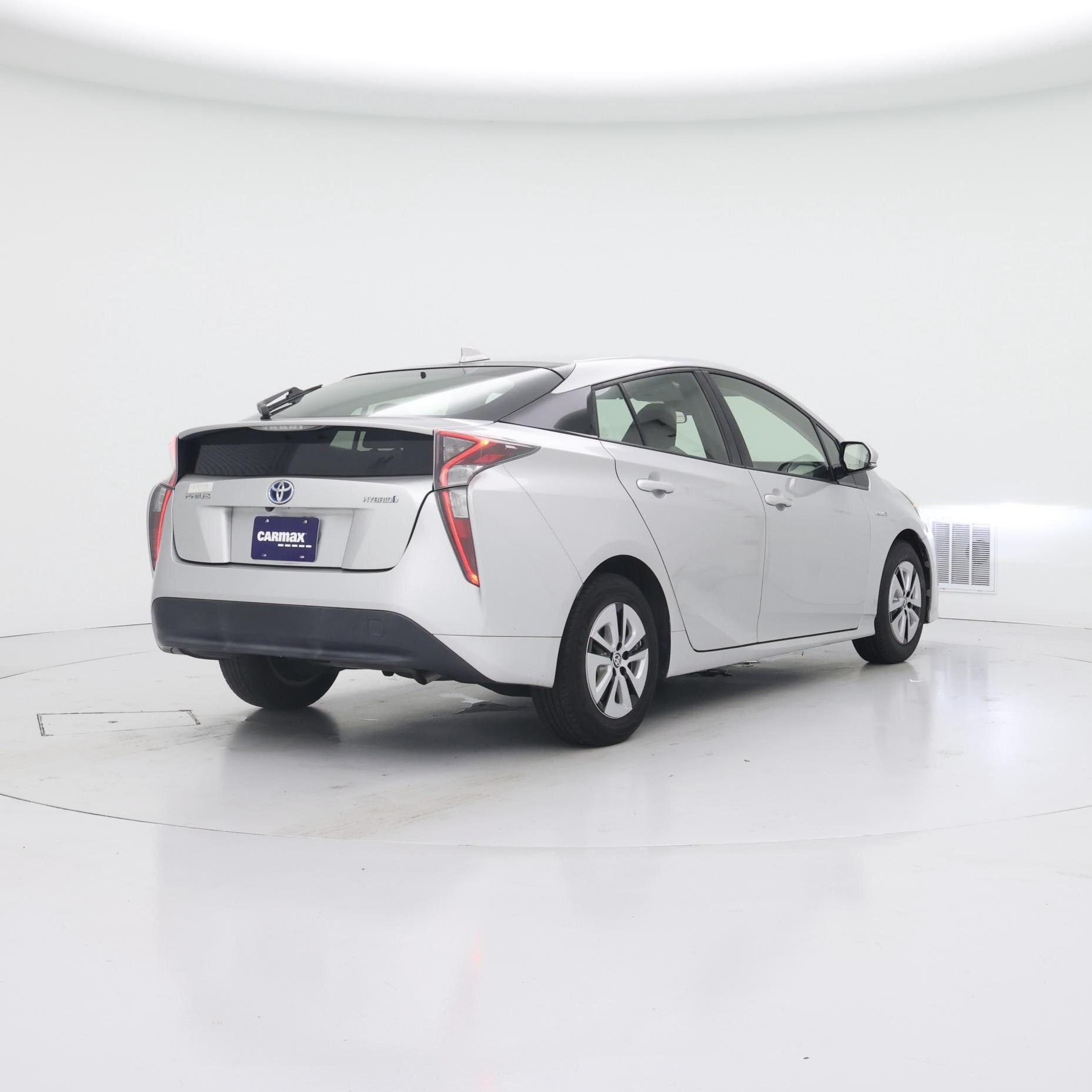 Thumbnail: 2017 Toyota Prius - 8