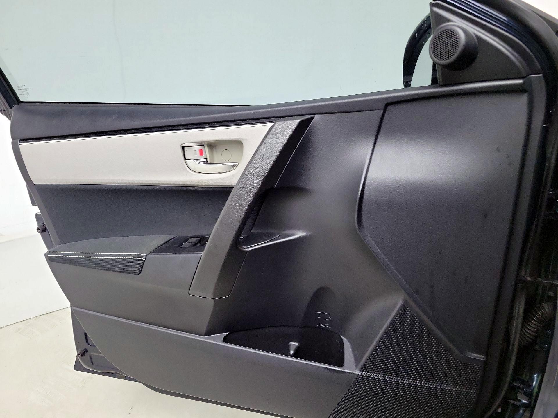 Thumbnail: 2018 Toyota Corolla - 12