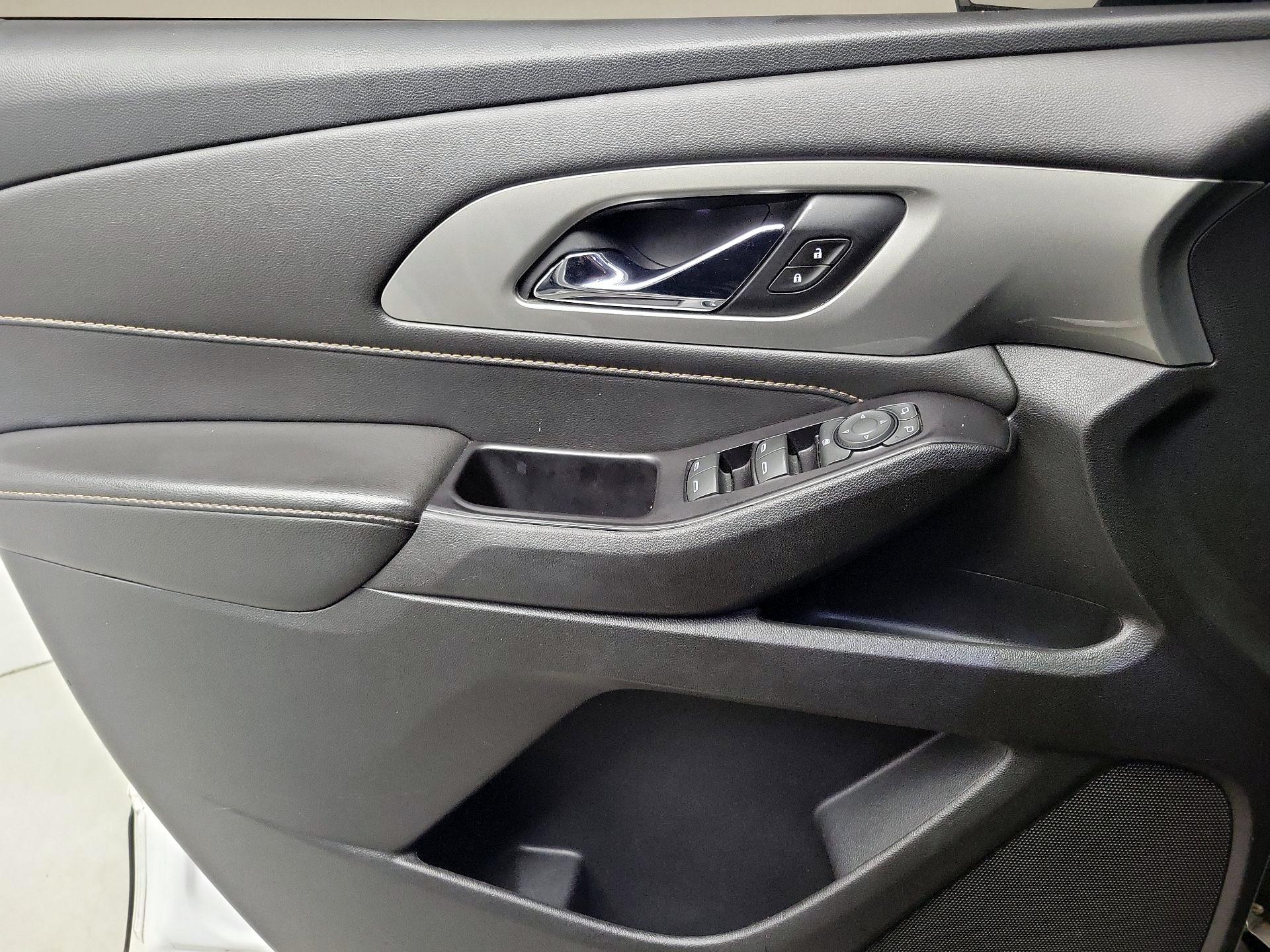 Thumbnail: 2020 Chevrolet Traverse - 12