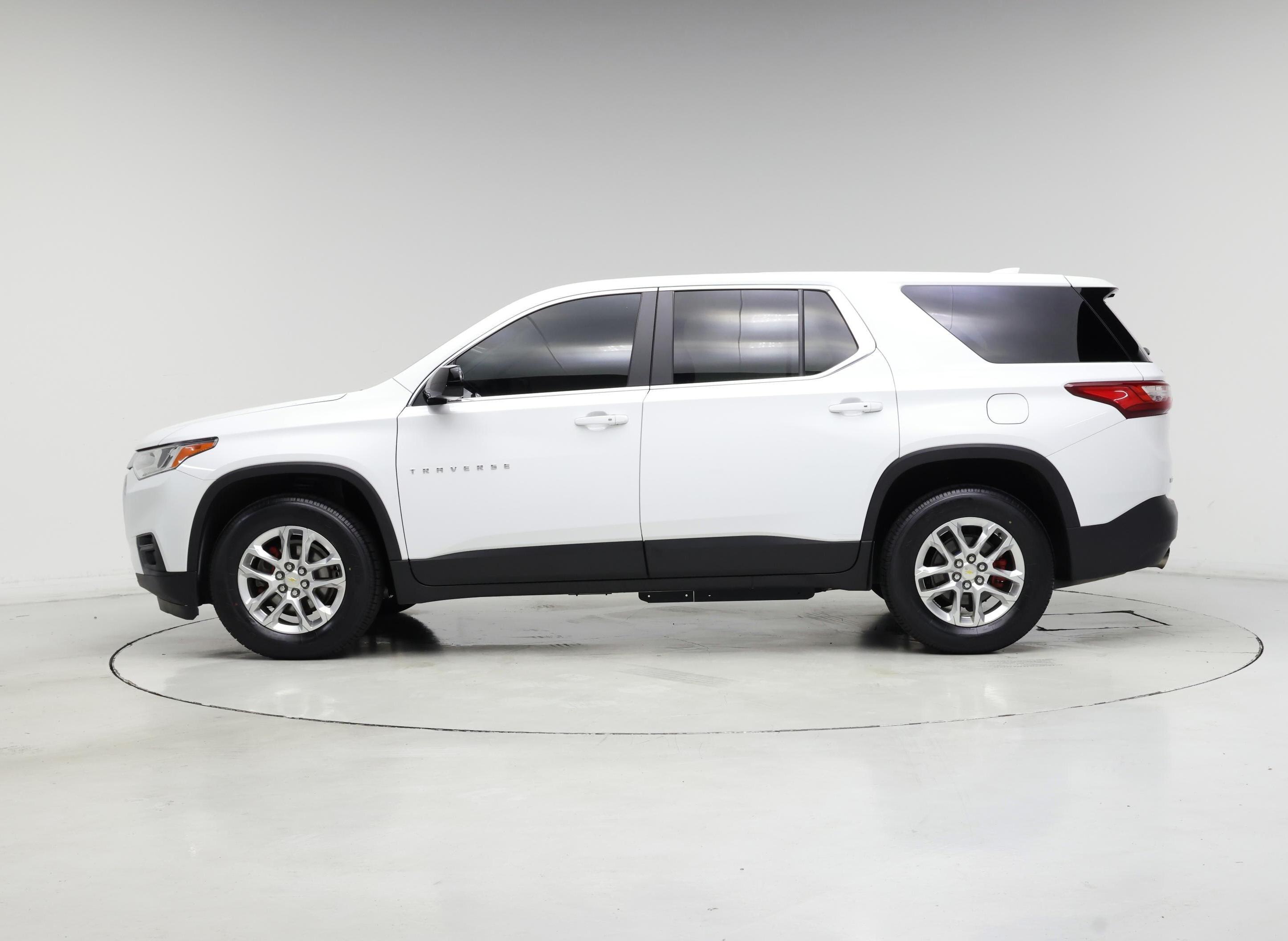 Thumbnail: 2020 Chevrolet Traverse - 3