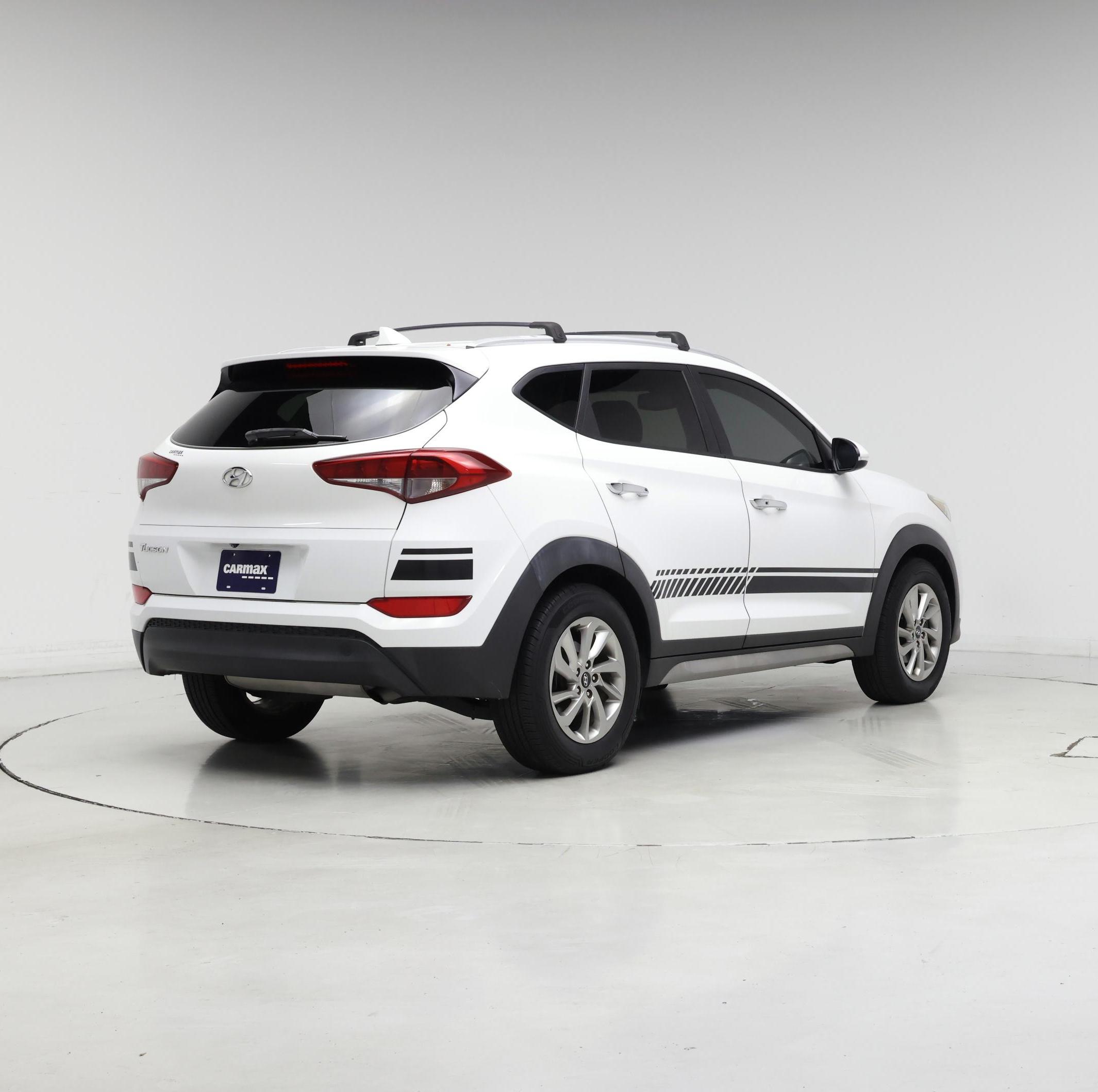 Thumbnail: 2017 Hyundai Tucson - 8