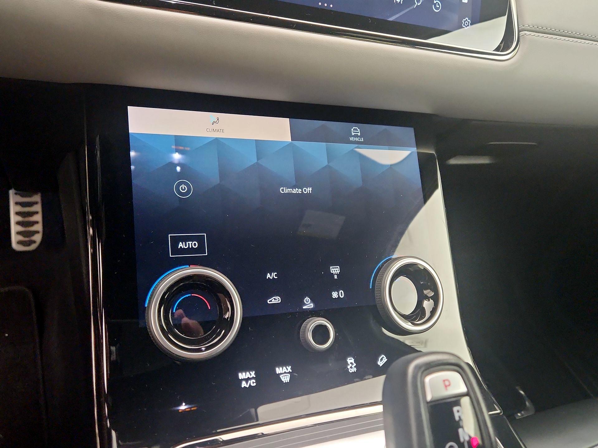 Thumbnail: 2021 Land Rover Range Rover Evoque - 17