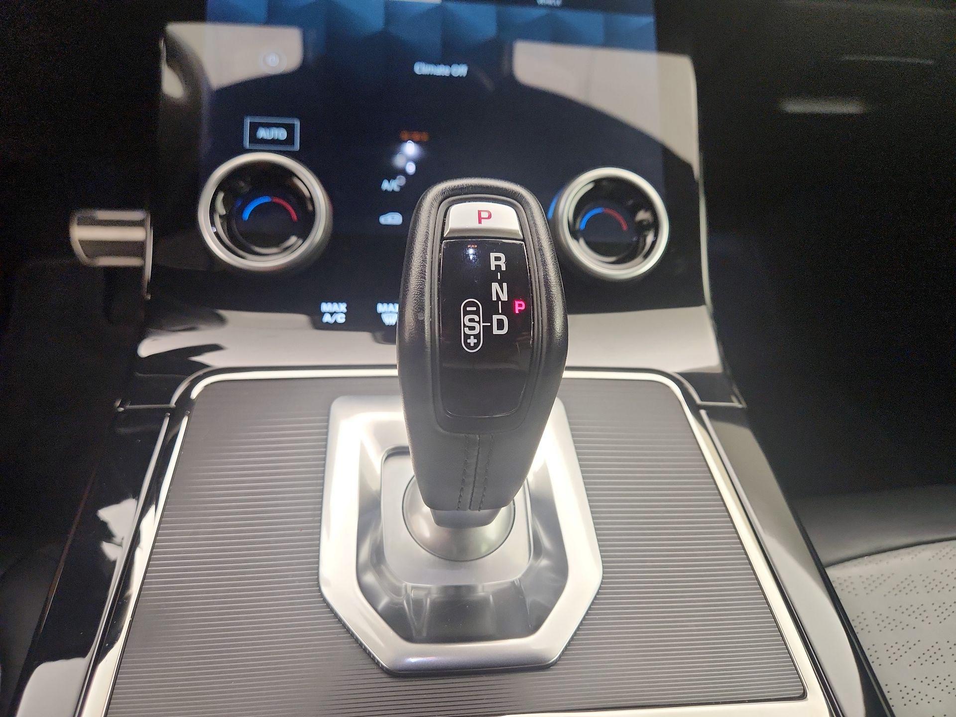 Thumbnail: 2021 Land Rover Range Rover Evoque - 18