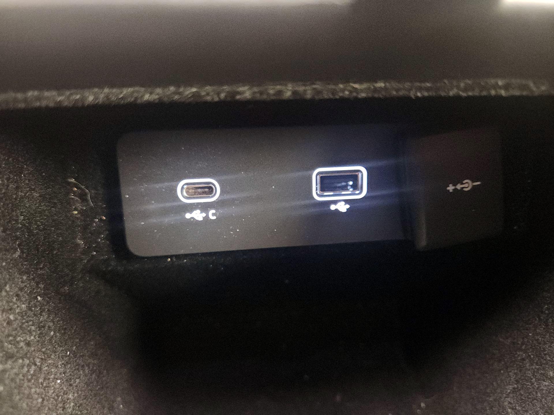 Thumbnail: 2021 Land Rover Range Rover Evoque - 19