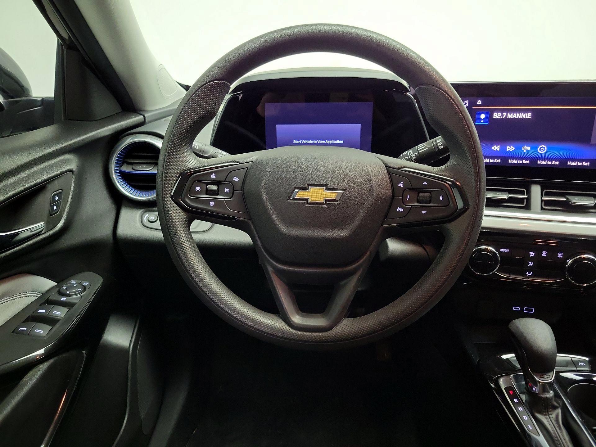 Thumbnail: 2024 Chevrolet Trax - 10